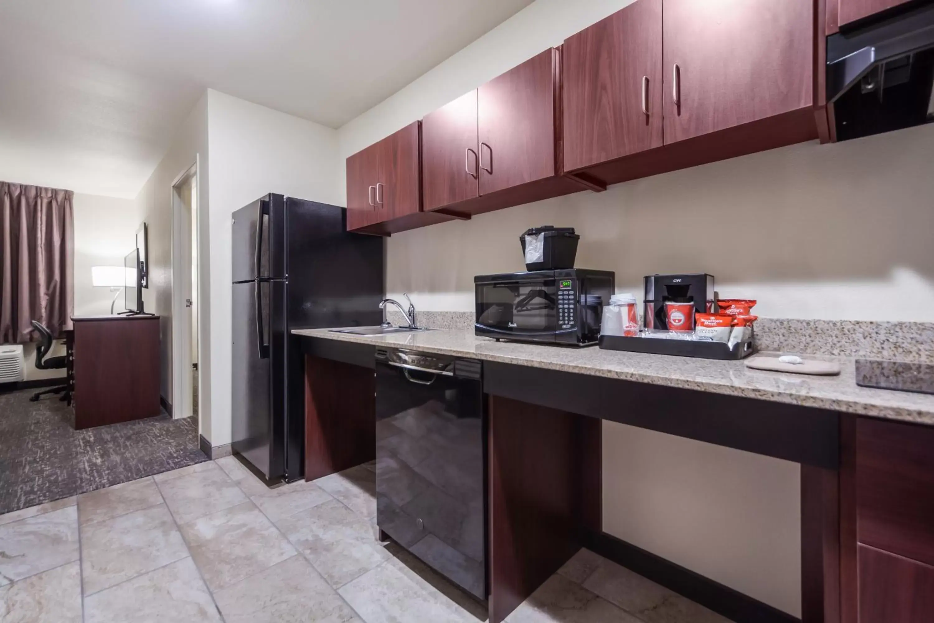 Kitchen or kitchenette, Kitchen/Kitchenette in Cobblestone Inn & Suites-Fremont