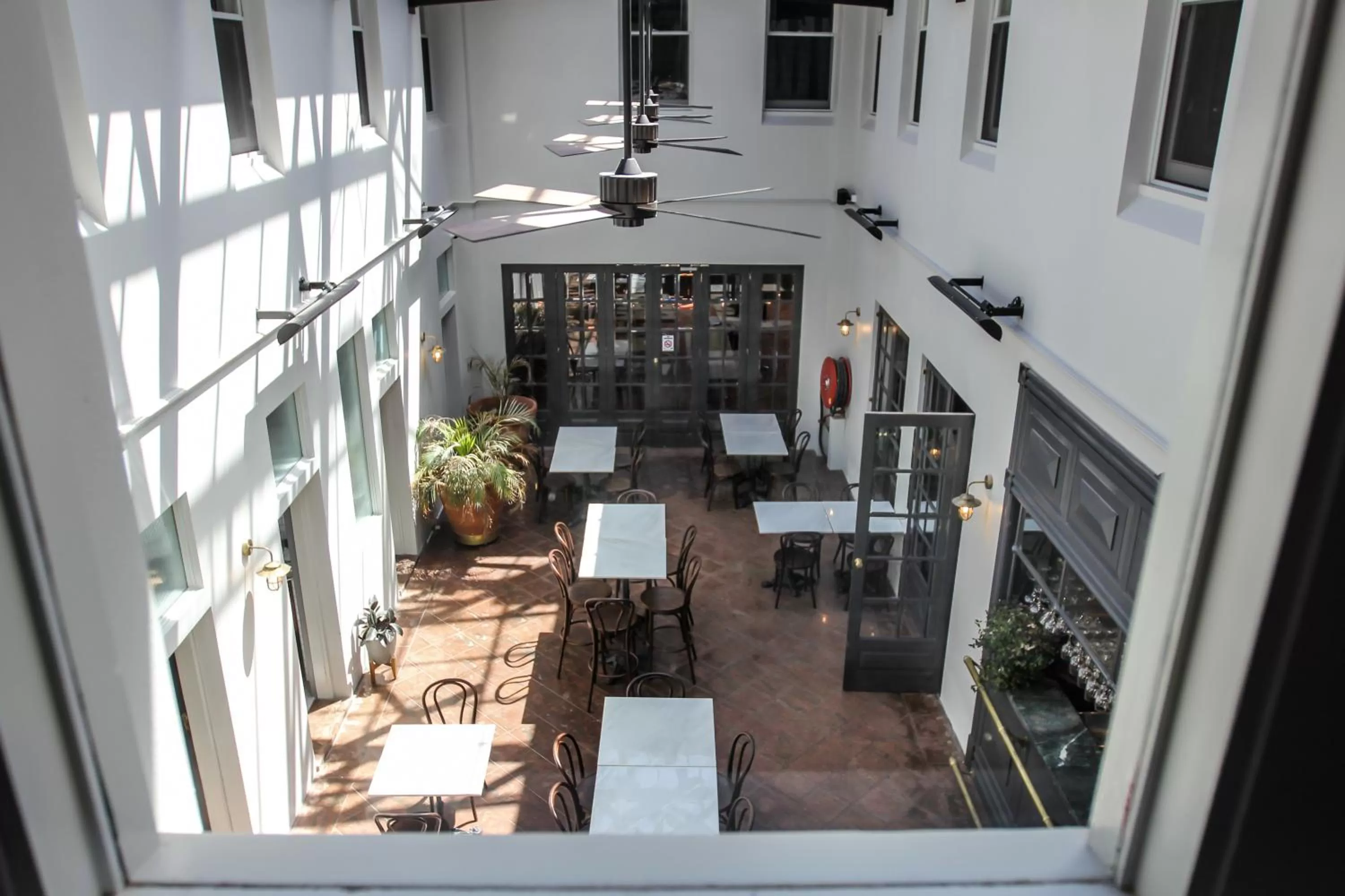 Restaurant/places to eat in Alpine Hotel, Eat Drink Sleep