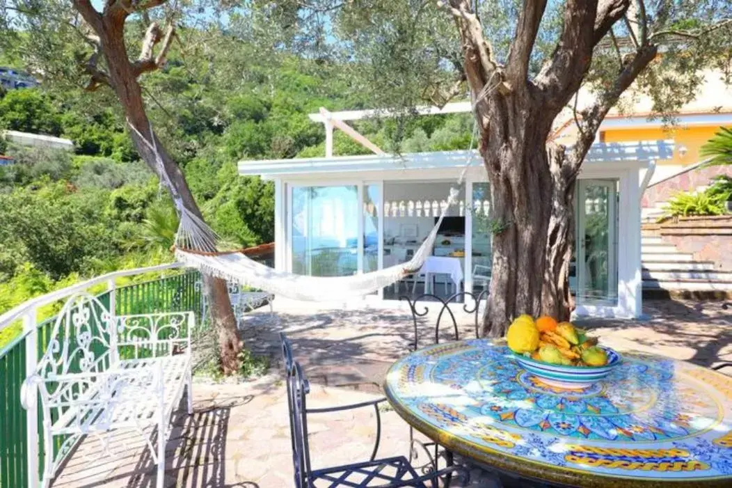 Dining area in Villa Costanza sorrento B&b