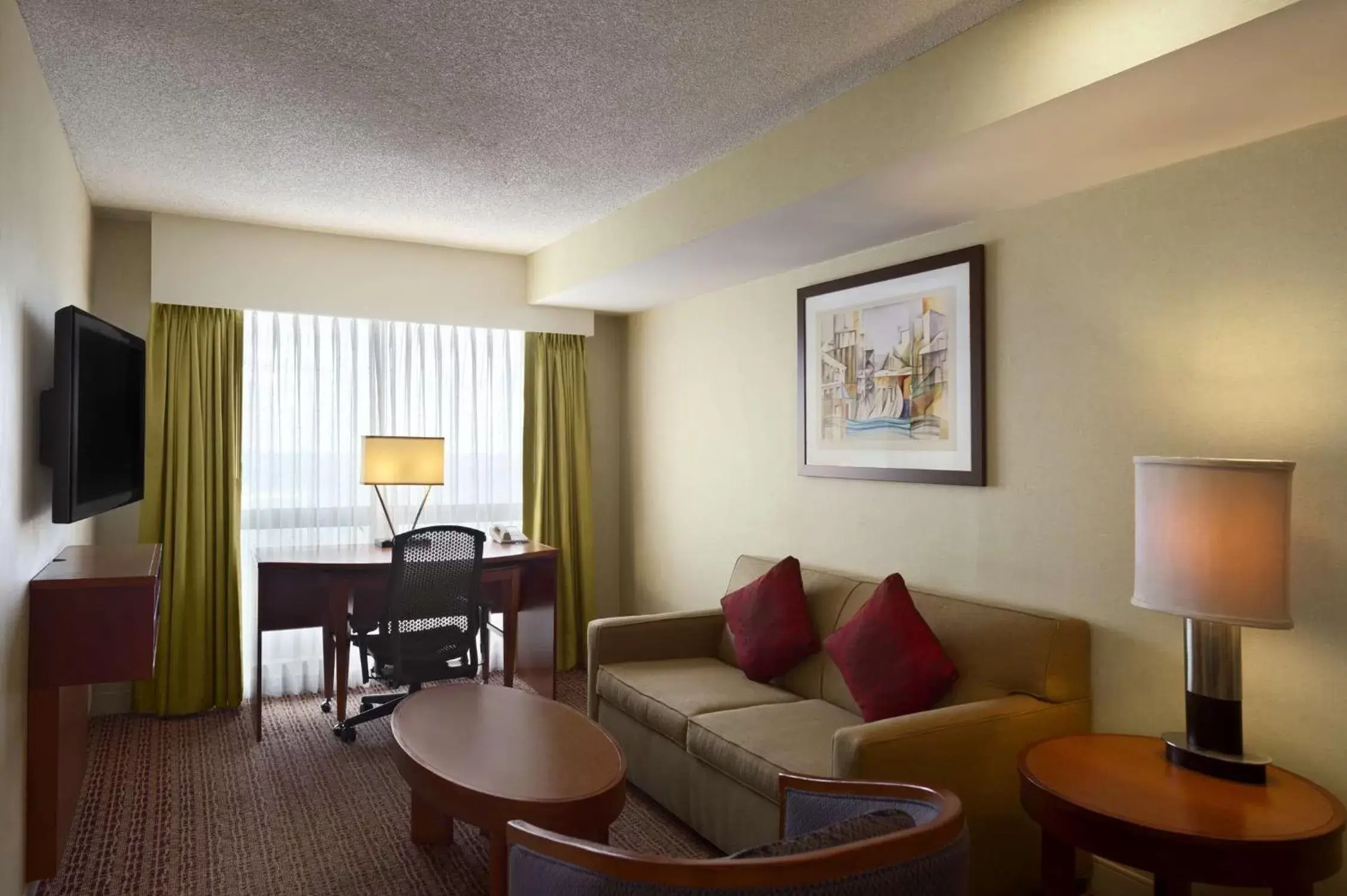 Bedroom, Seating Area in Hilton Chicago Magnificent Mile Suites