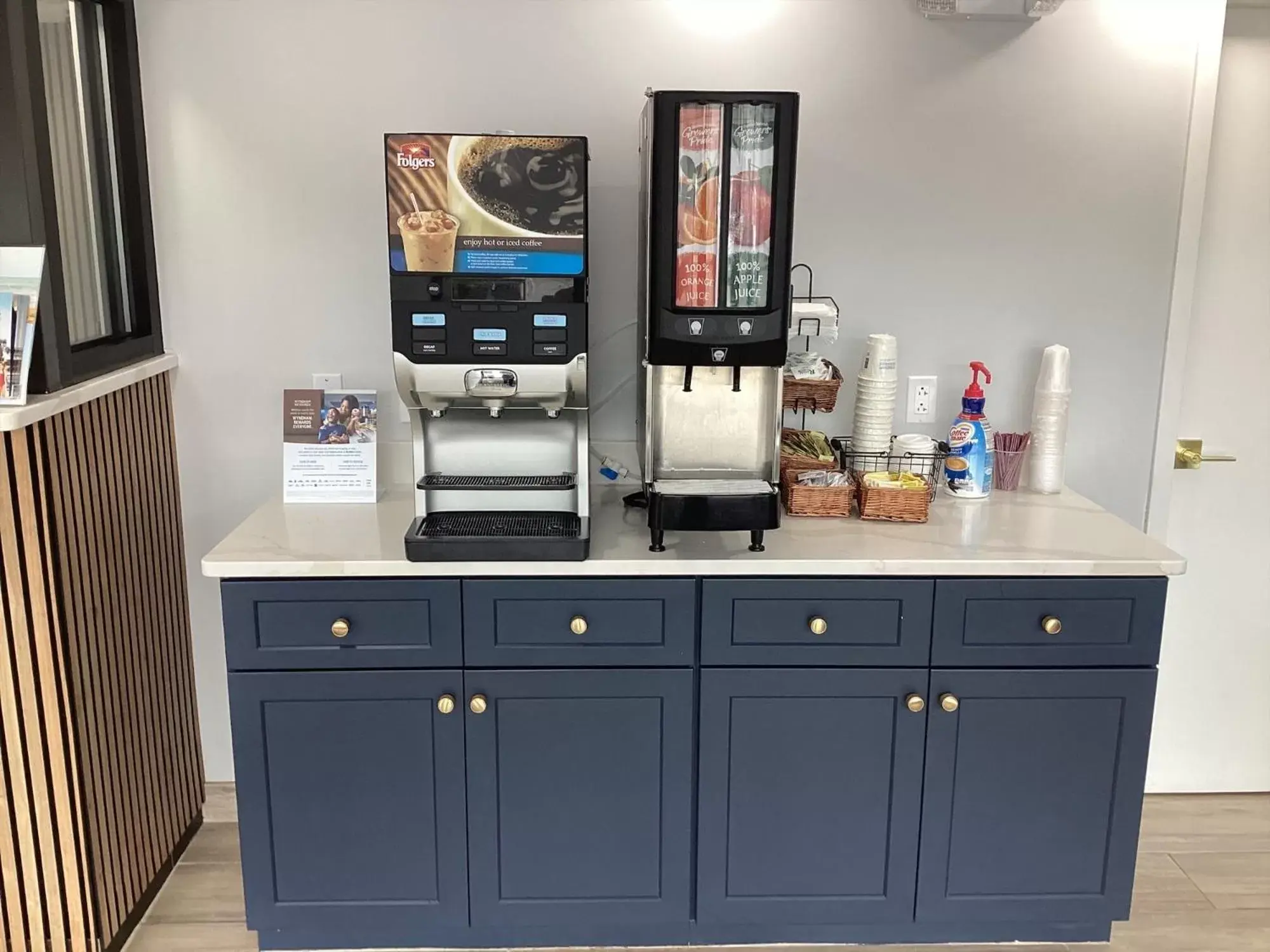 Coffee/tea facilities in Super 8 by Wyndham Baltimore Northwest