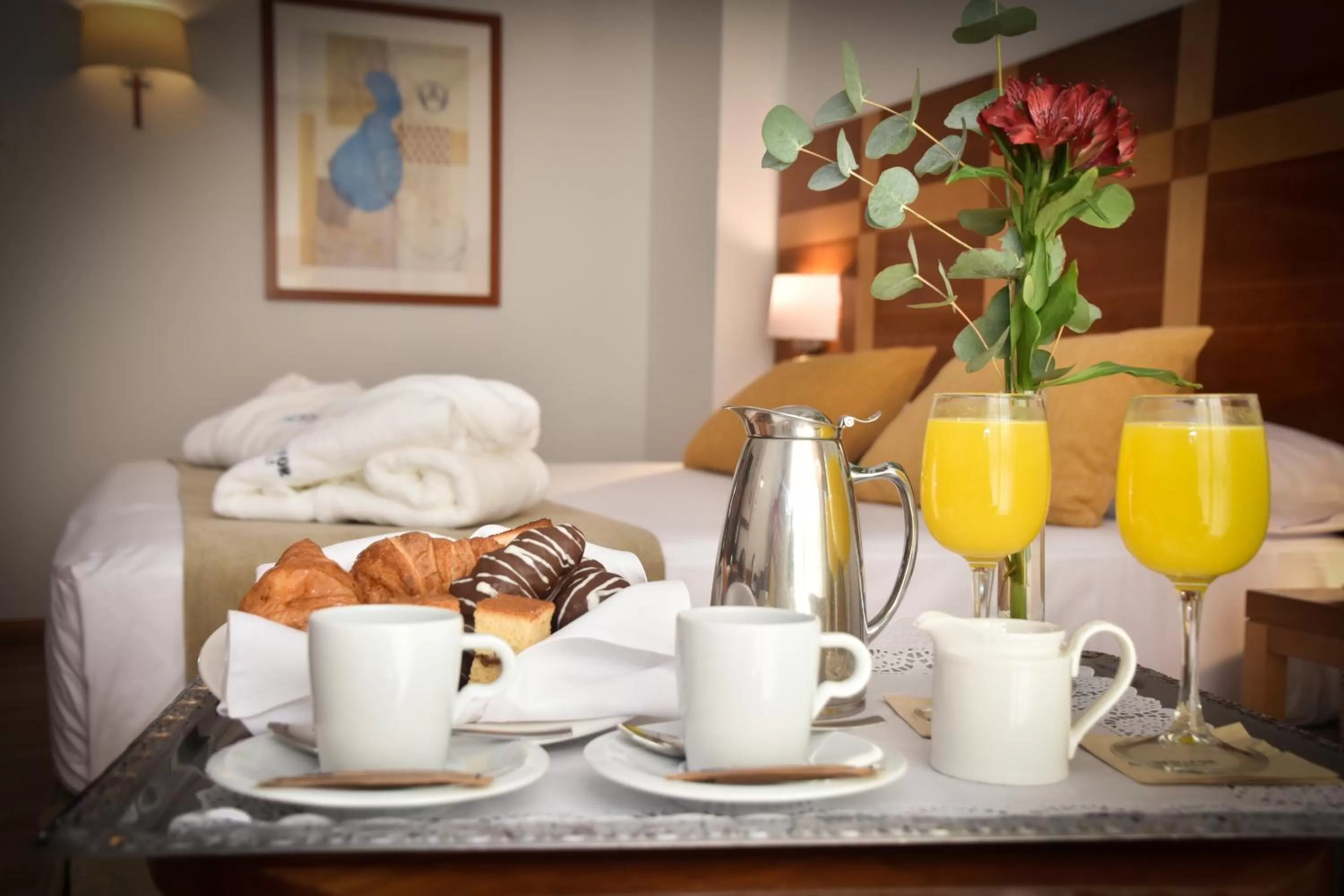 Photo of the whole room in Senator Parque Central