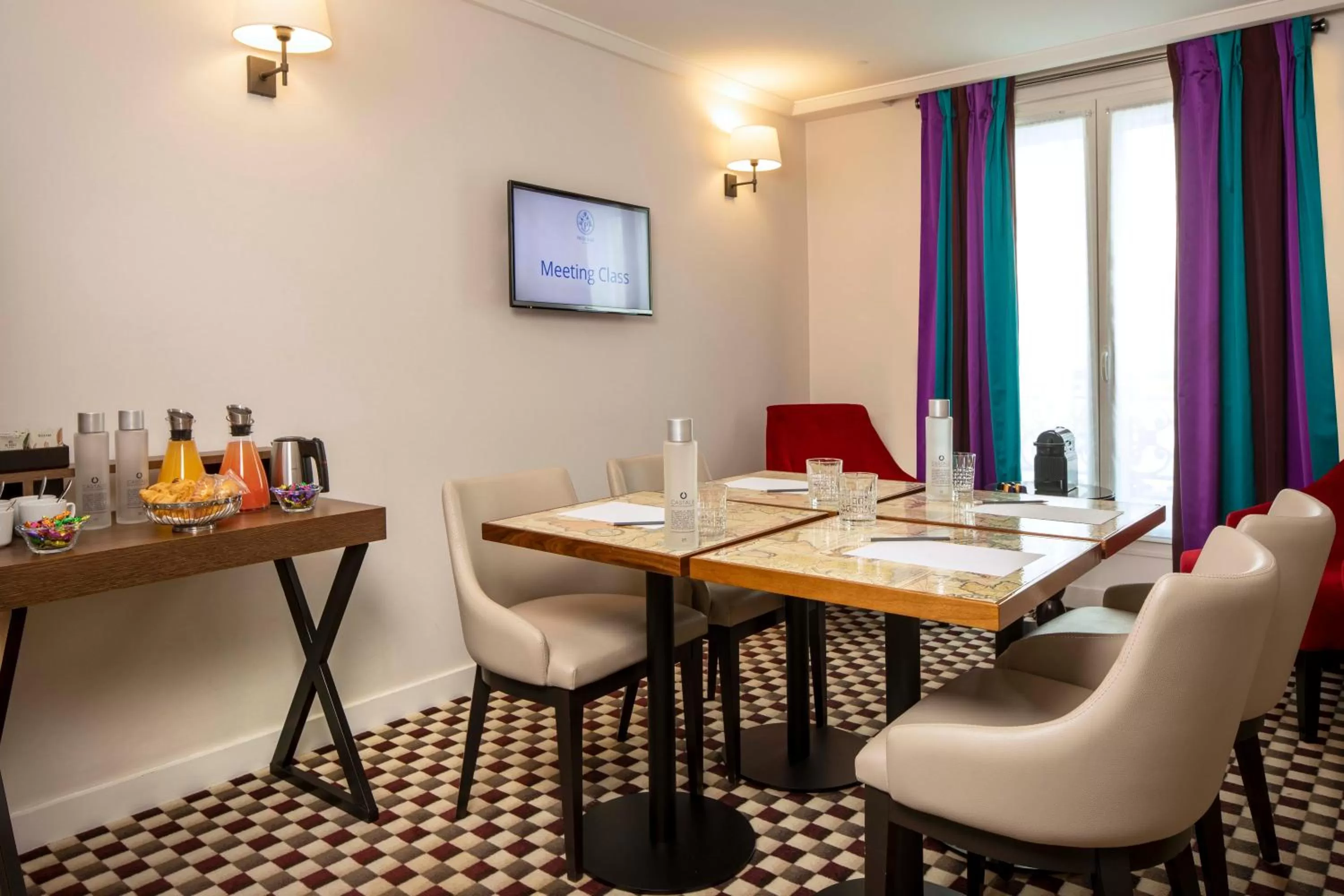 Meeting/conference room in Hotel Phileas Lazare & Spa - Opera