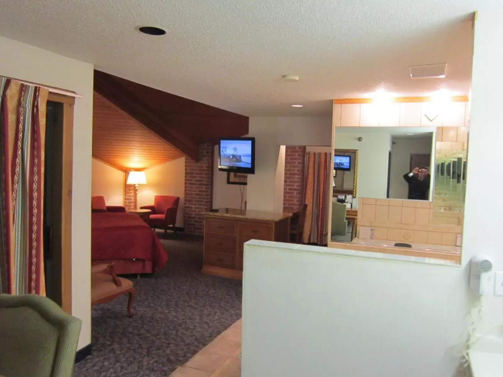 Lobby/Reception in American Inn and Suites Ionia