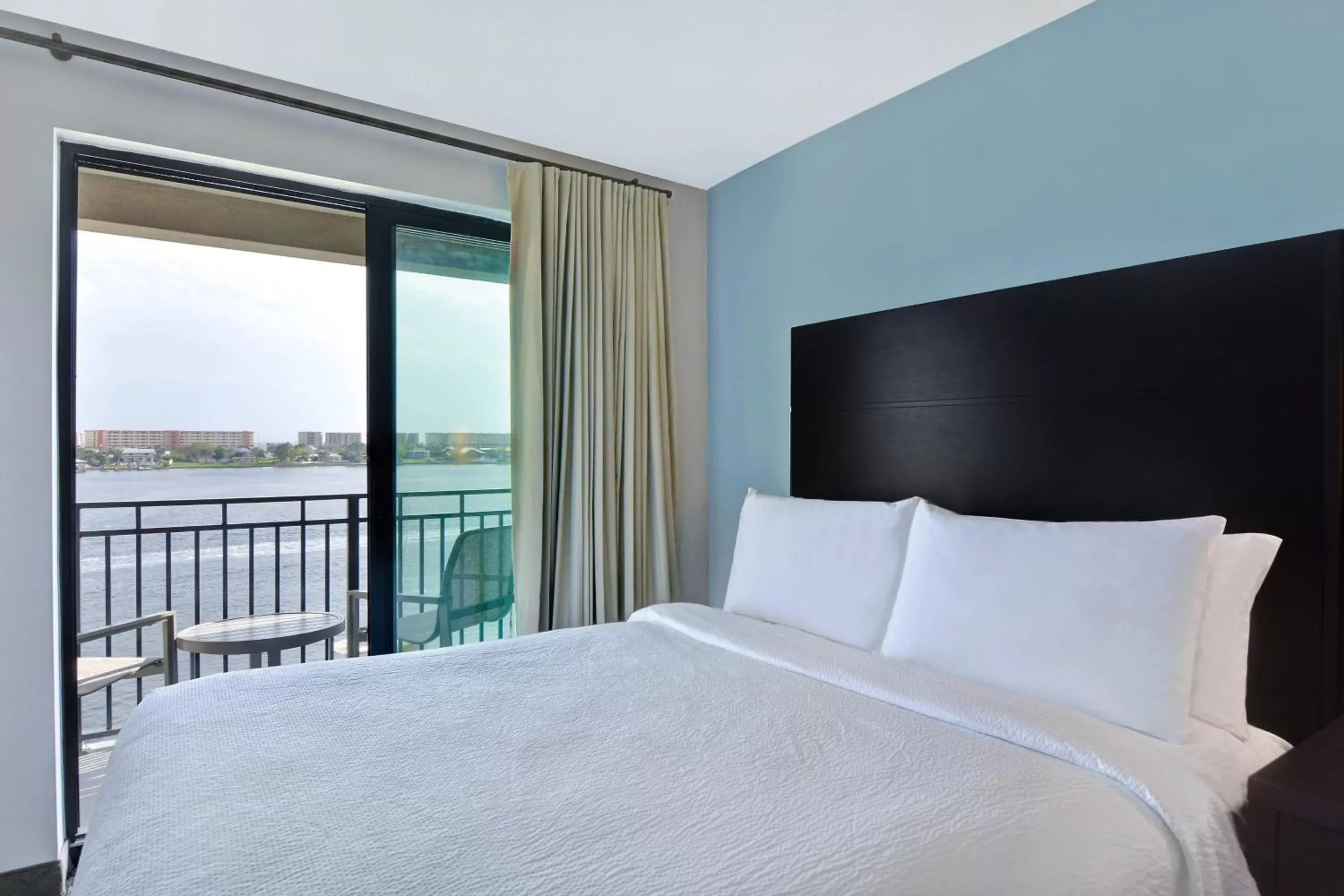 Bedroom, Bed in Residence Inn by Marriott Fort Walton Beach