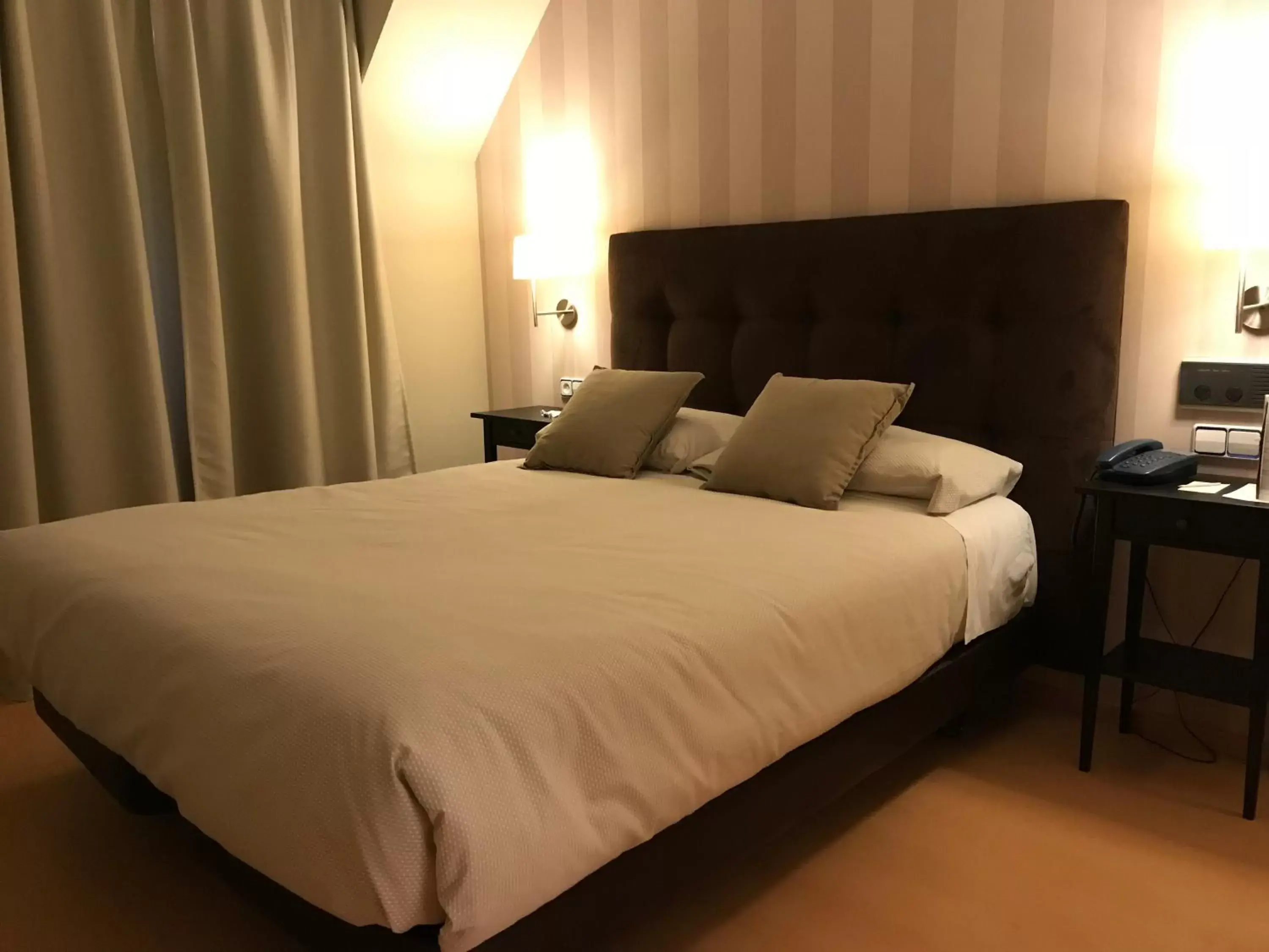 Bedroom, Bed in Hotel Castelao