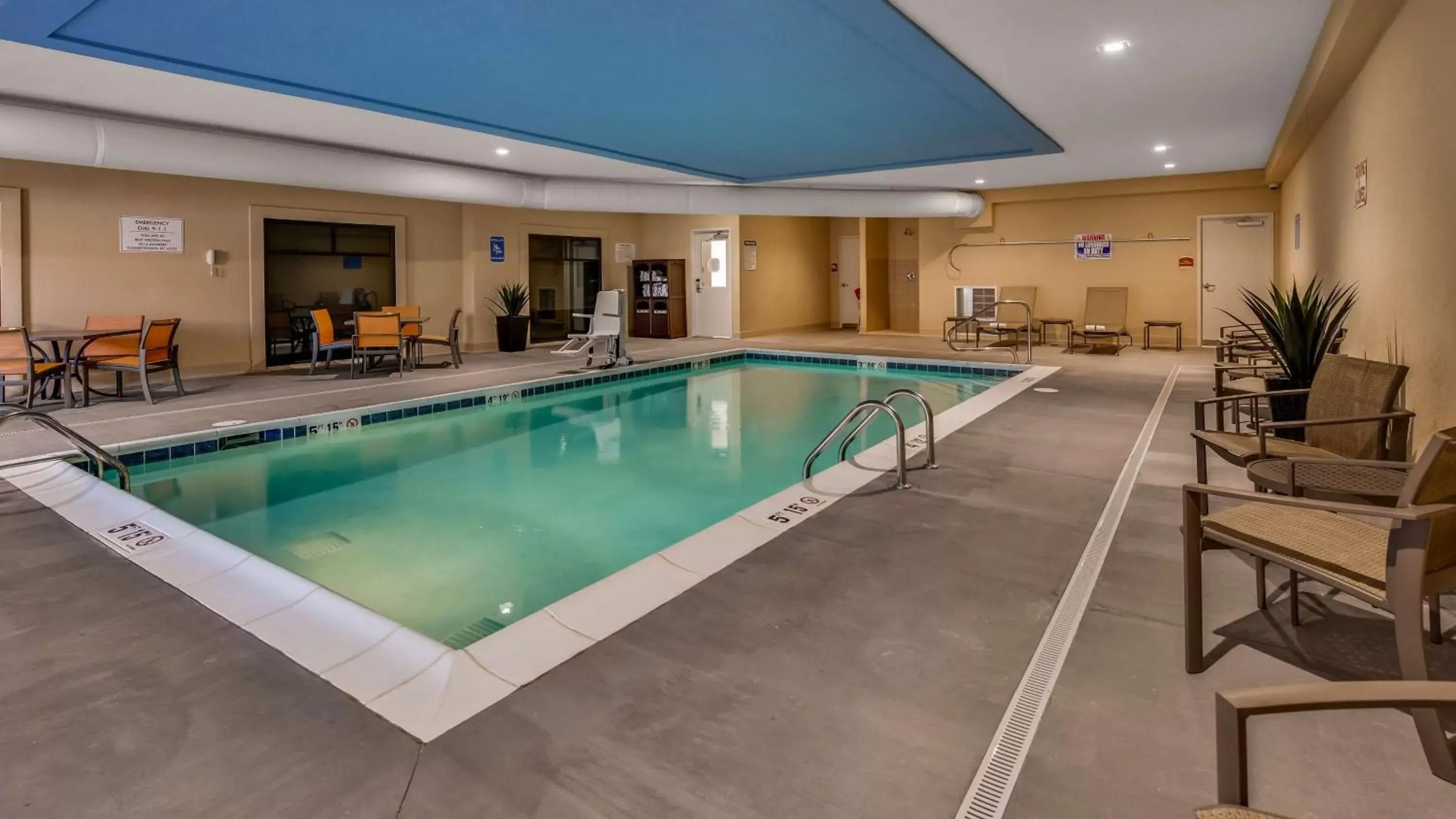 Activities, Swimming Pool in Best Western Plus Elizabethtown Inn & Suites