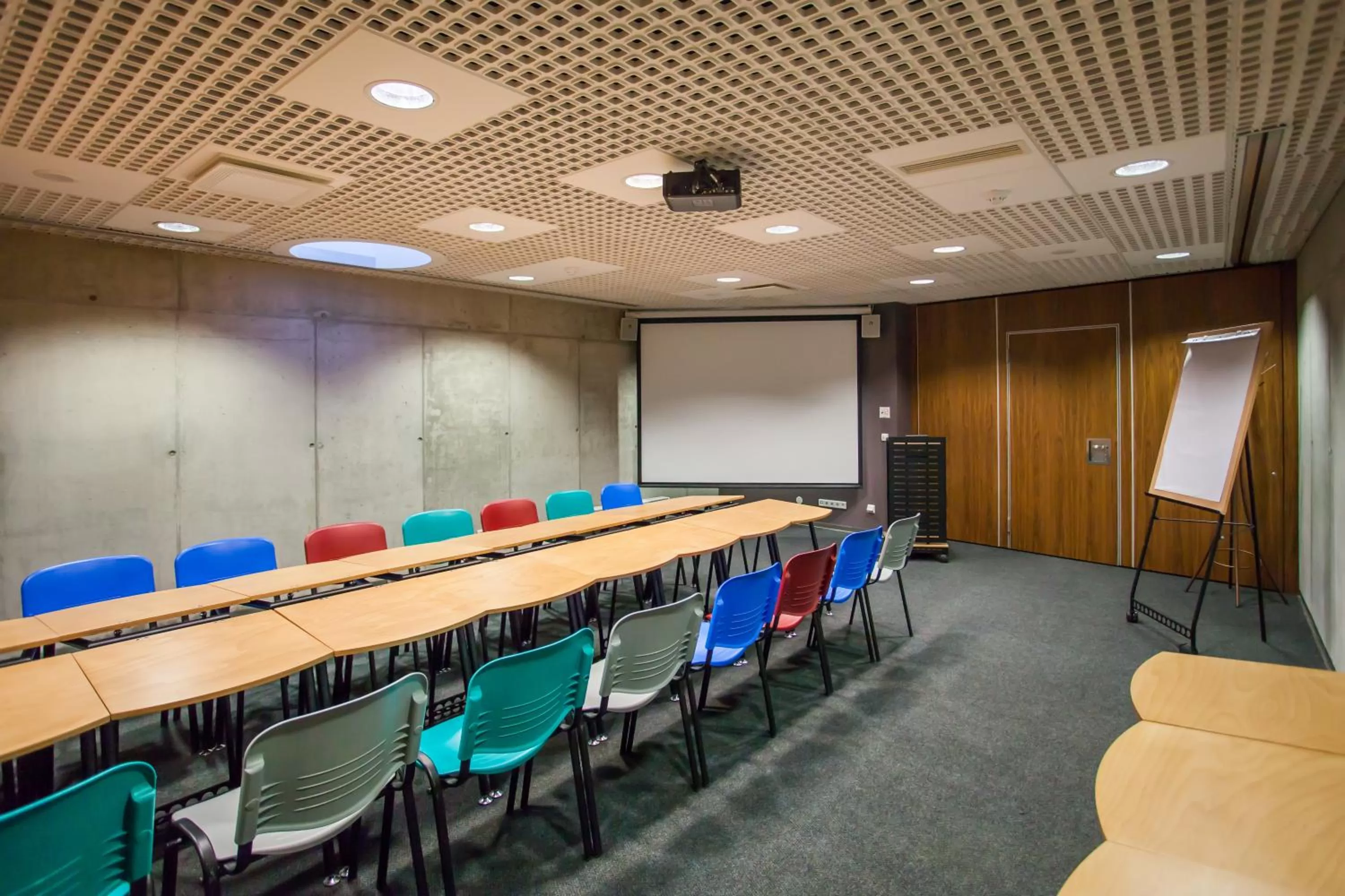 Business facilities in Johan Design & SPA Hotel