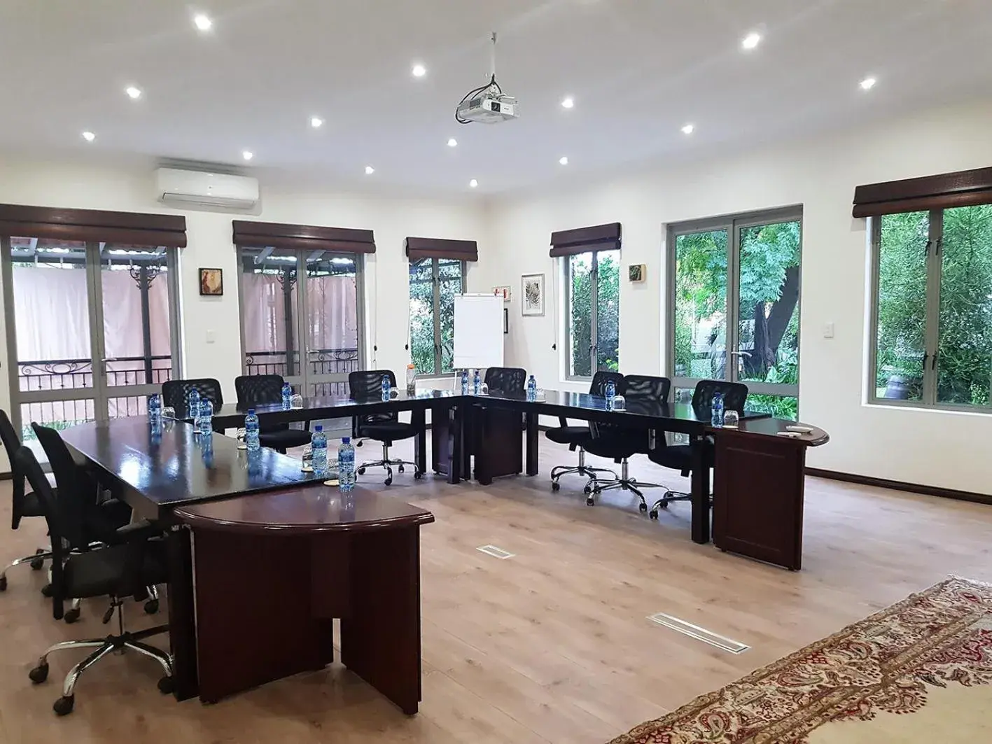 Meeting/conference room, Restaurant/Places to Eat in The Syrene Boutique Hotel