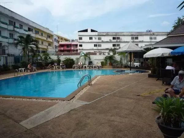 Property building, Swimming Pool in Marine paradise Encore