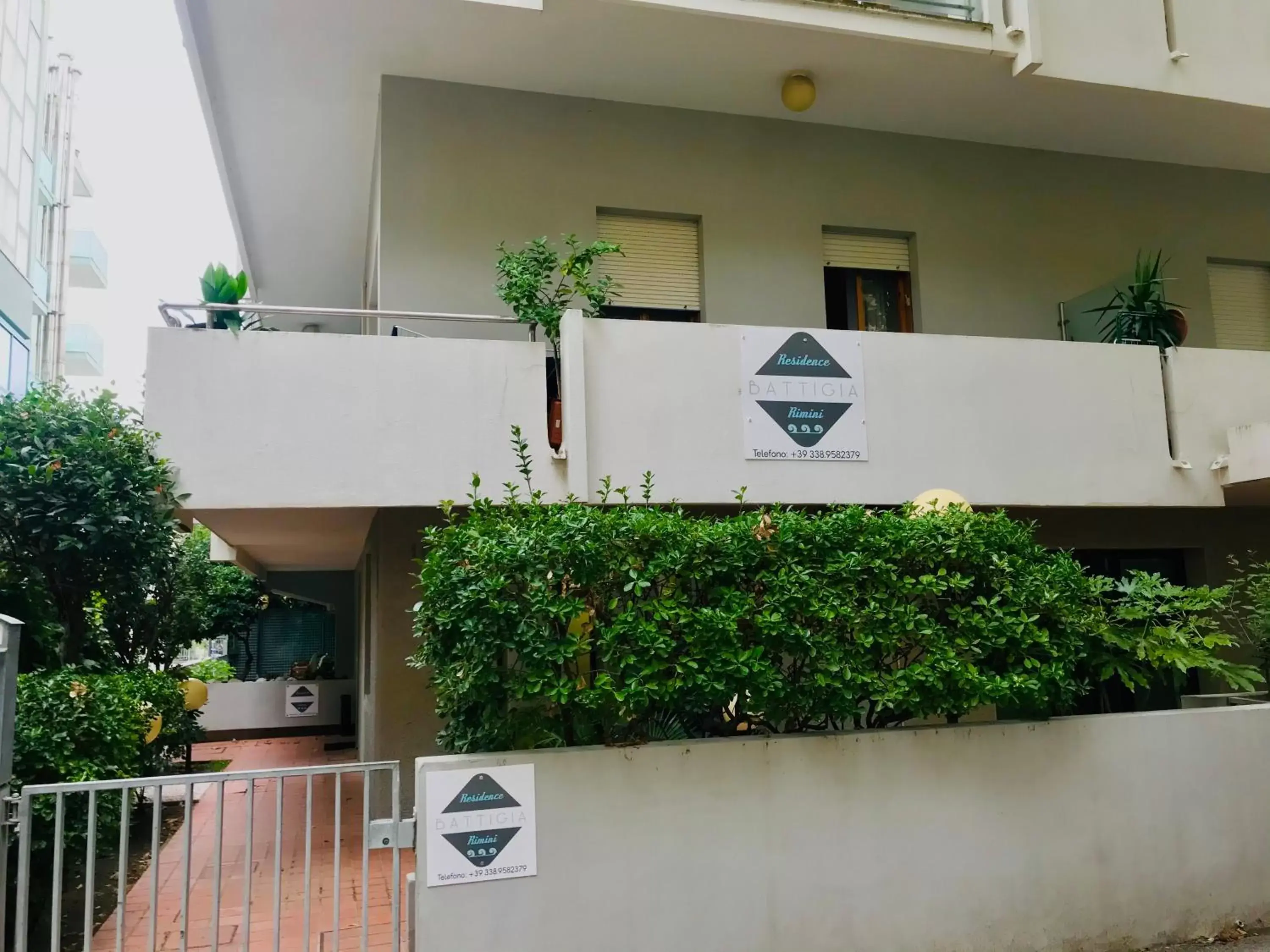 Facade/entrance, Property Building in Battigia - Appartamenti Vacanze