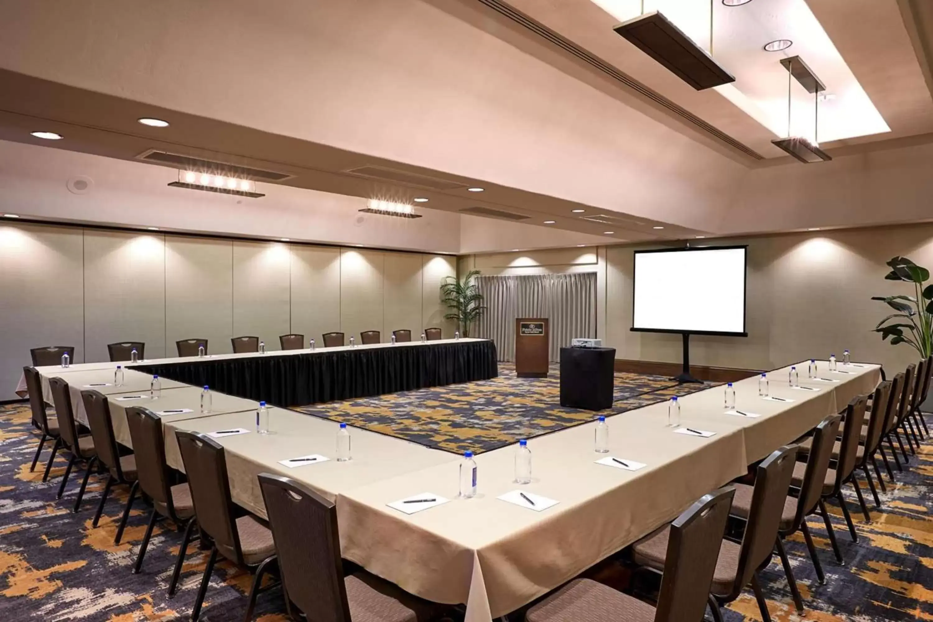 Meeting/conference room in Hilton Phoenix Resort at the Peak - Formerly Pointe Hilton Squaw Peak Resort
