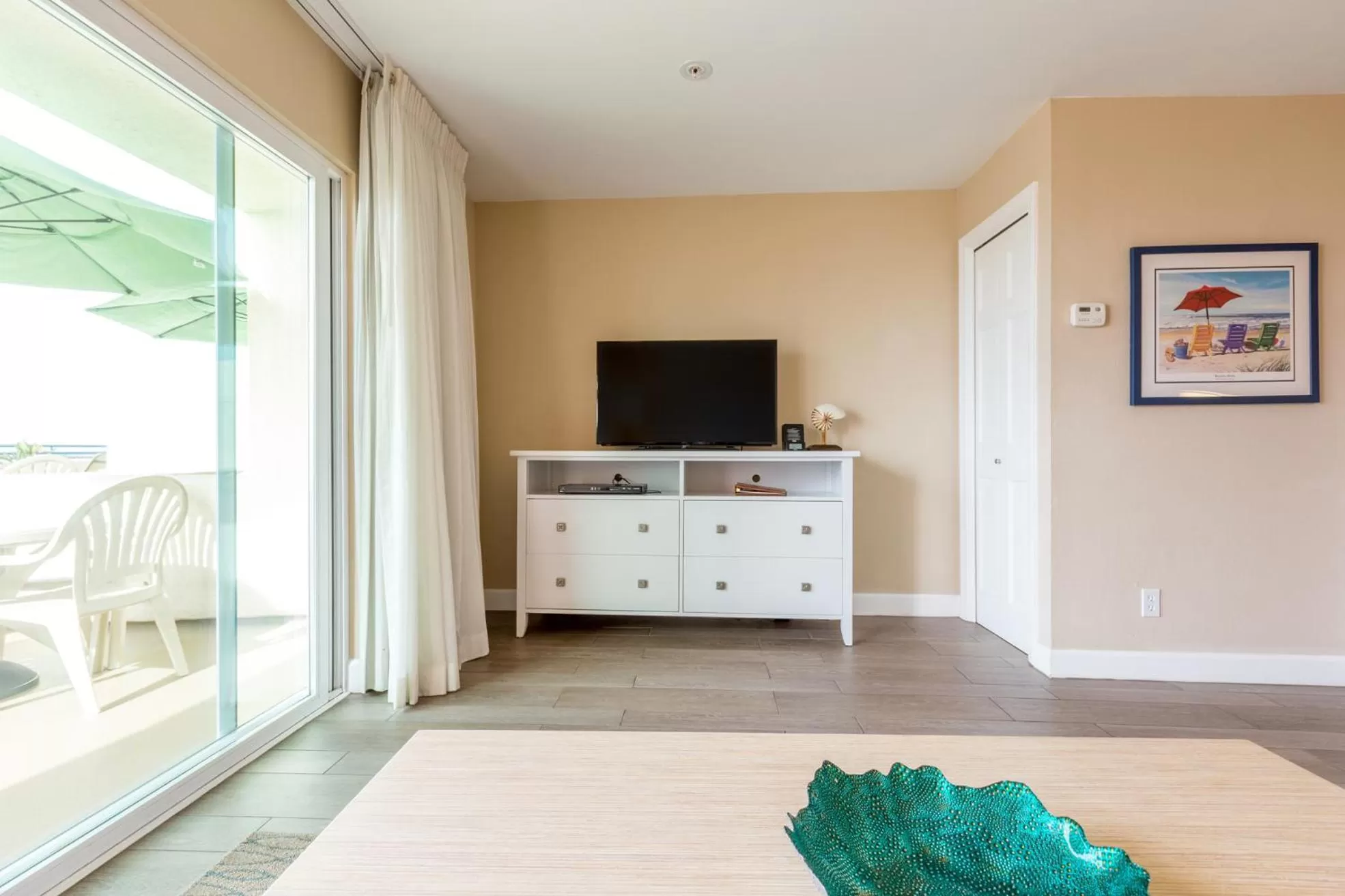 TV and multimedia in Southern California Beach Club