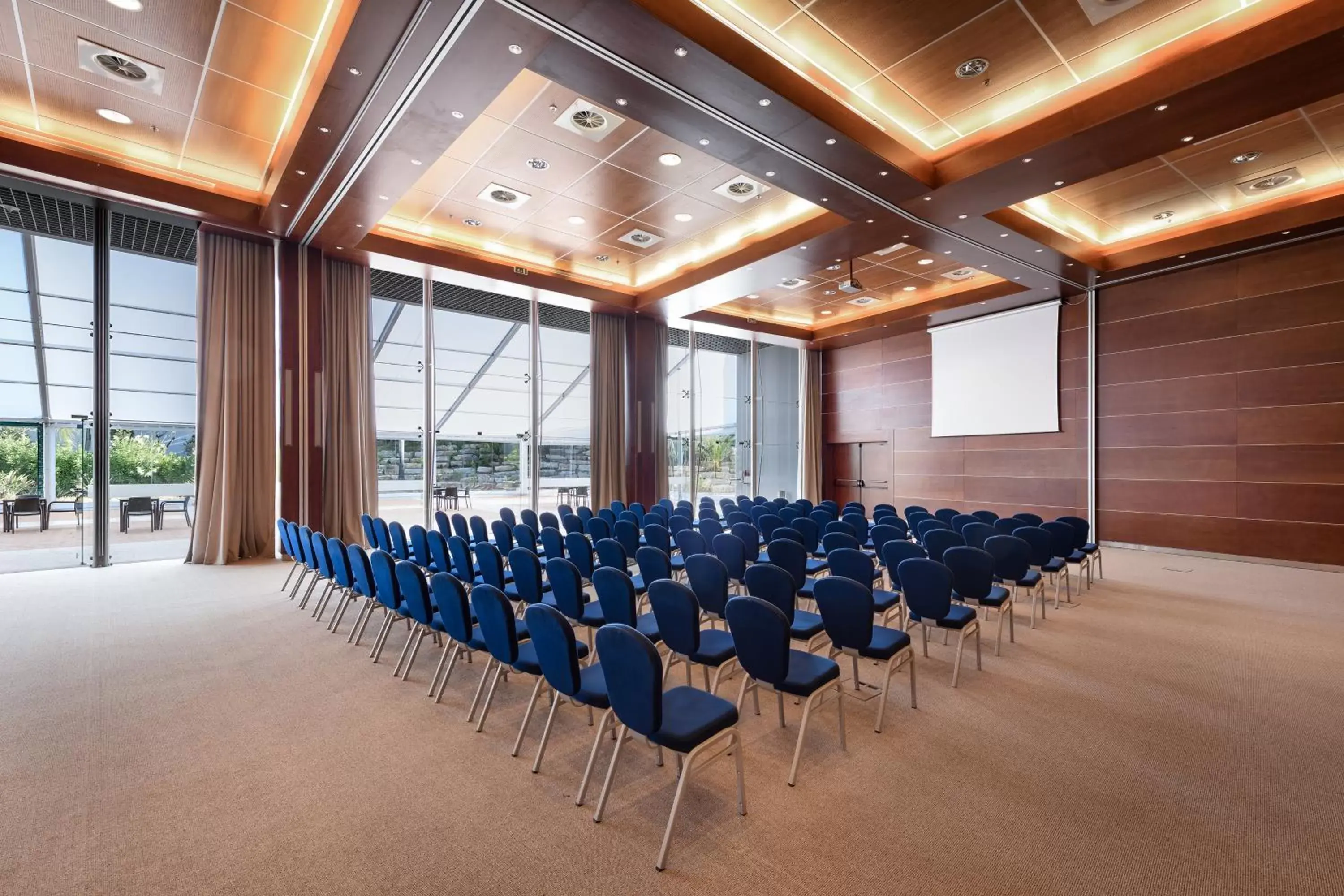 Meeting/conference room in Pestana Vila Sol Golf & Resort Hotel