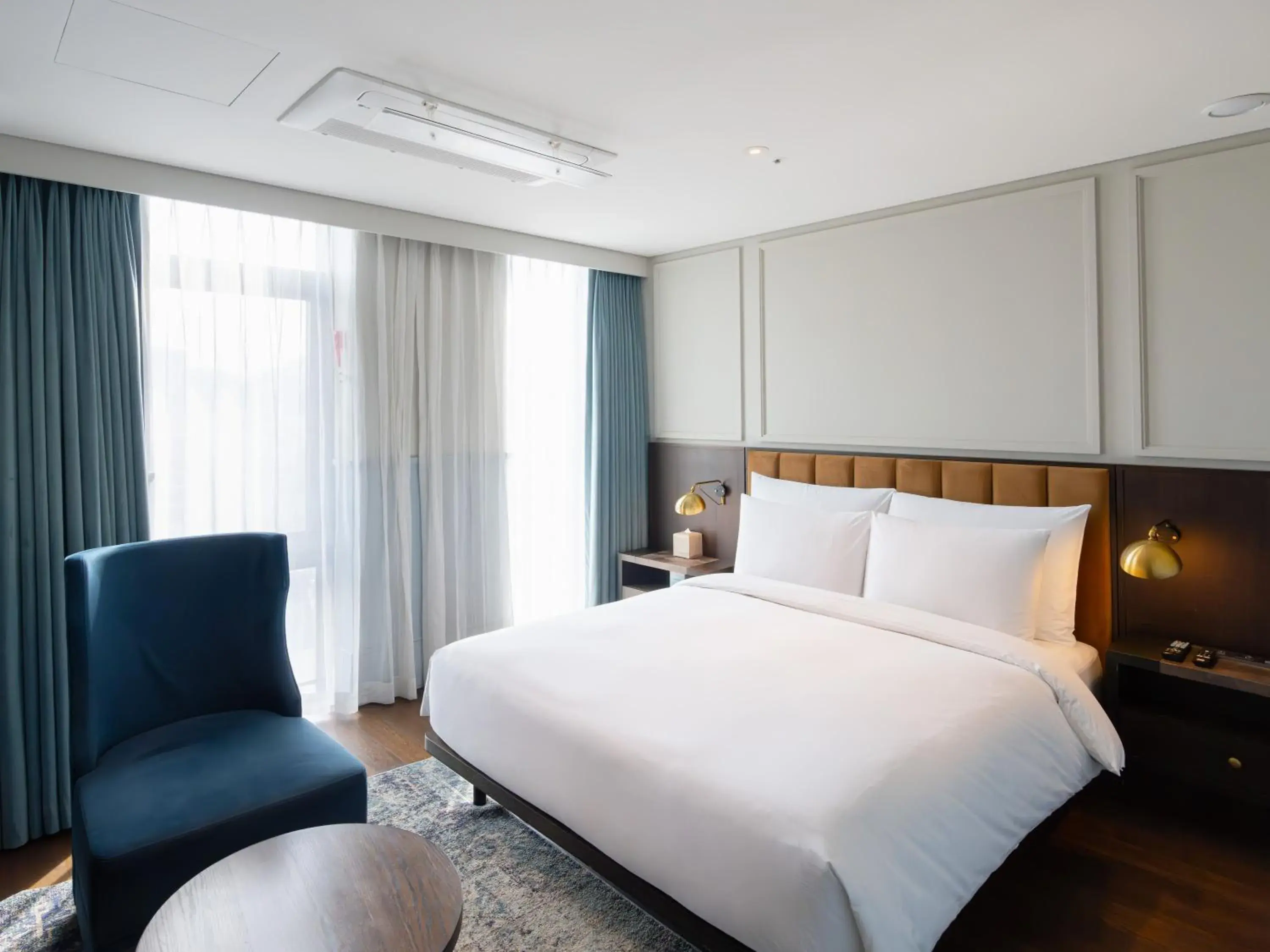 Bedroom, Bed in Hotel Crescendo Seoul
