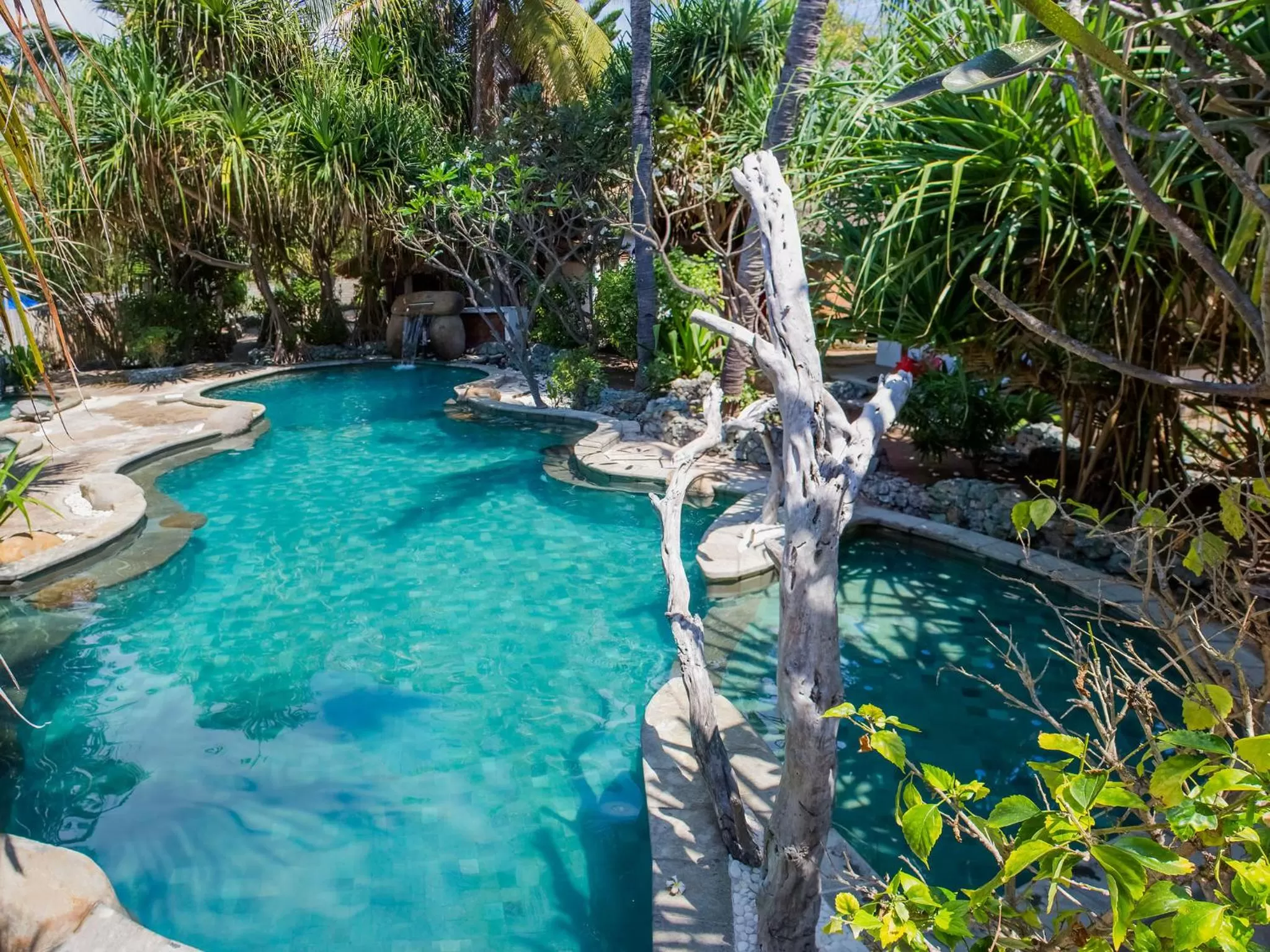 Swimming pool in Sunrise Resort