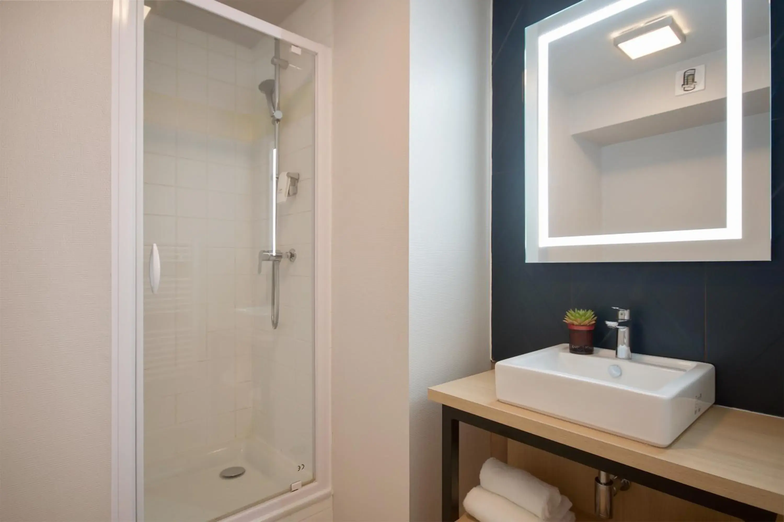 Shower, Bathroom in Appart'City Lille Grand Palais