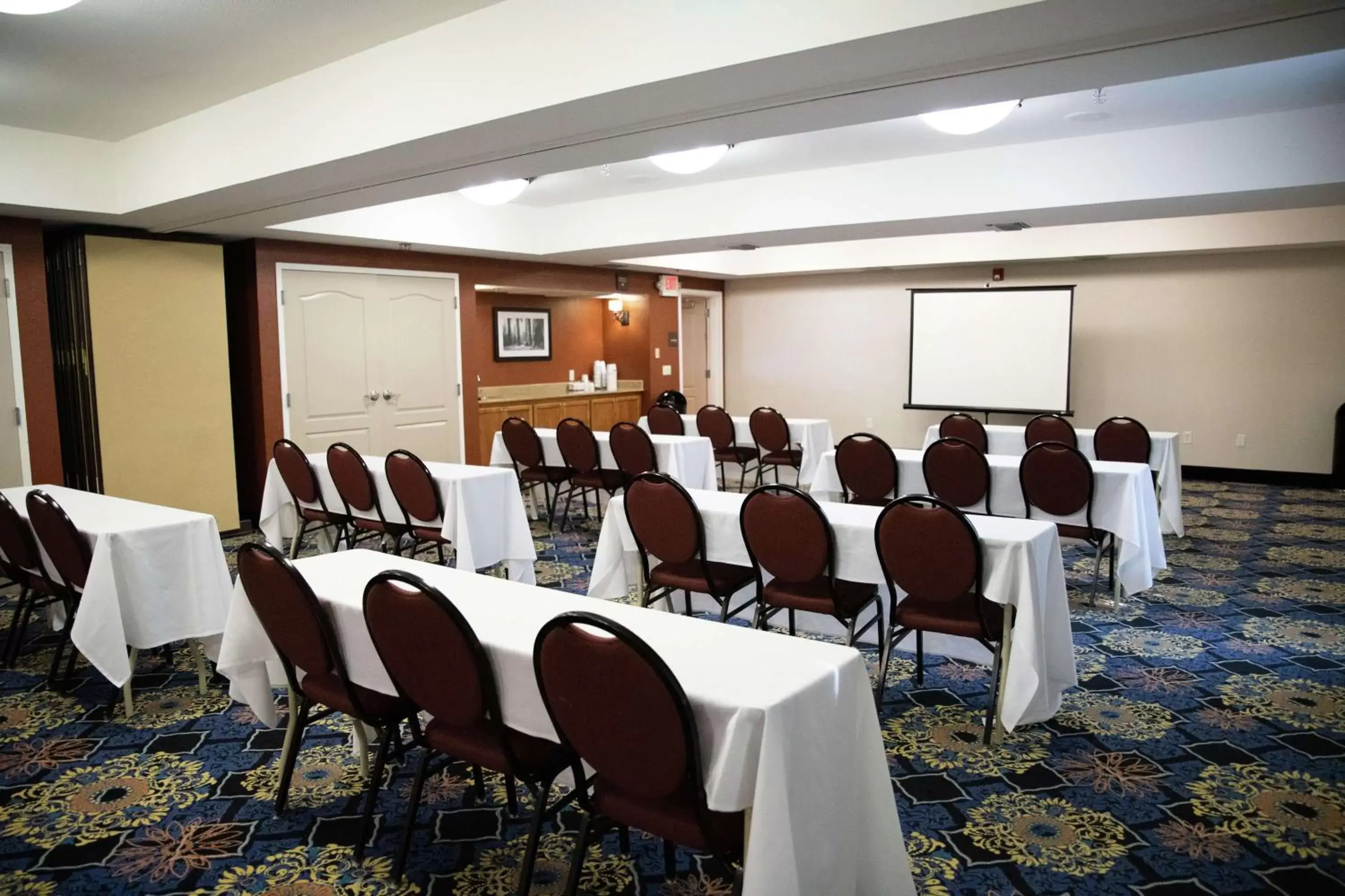 Meeting/conference room in Hampton Inn & Suites Fresno