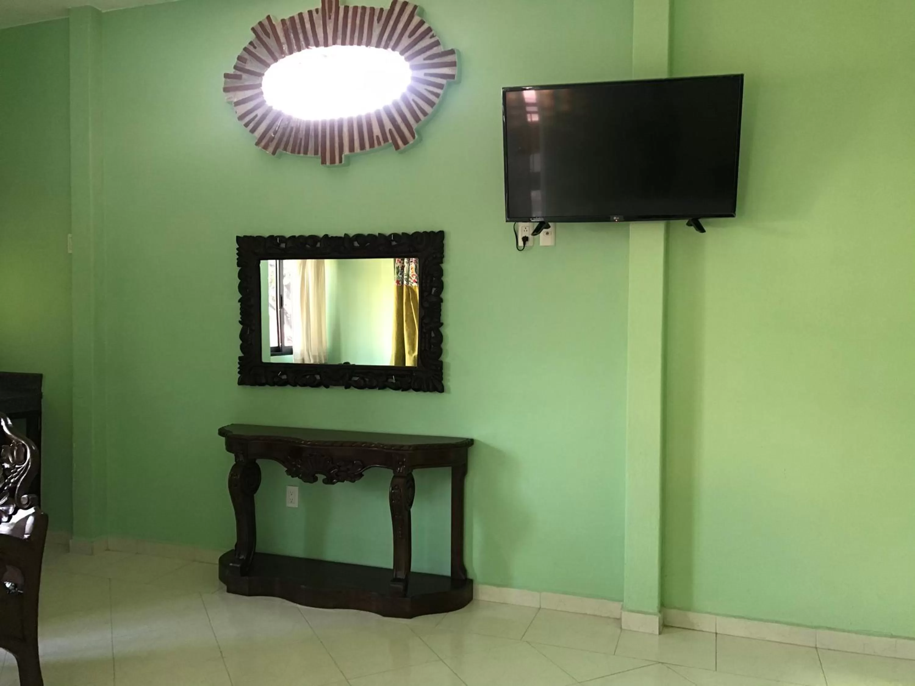 Communal lounge/ TV room in Villa familiar El Ciruelo