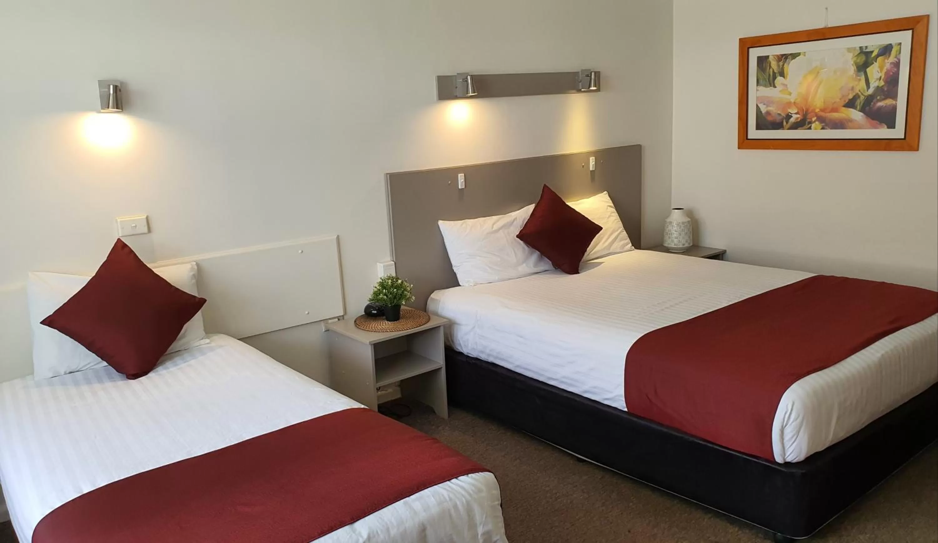 Bed in Cobb Inlander Motel