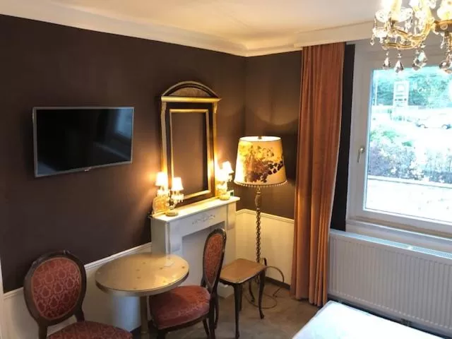 Photo of the whole room in Corso, Zimmer & Cafe, Hotel Garni