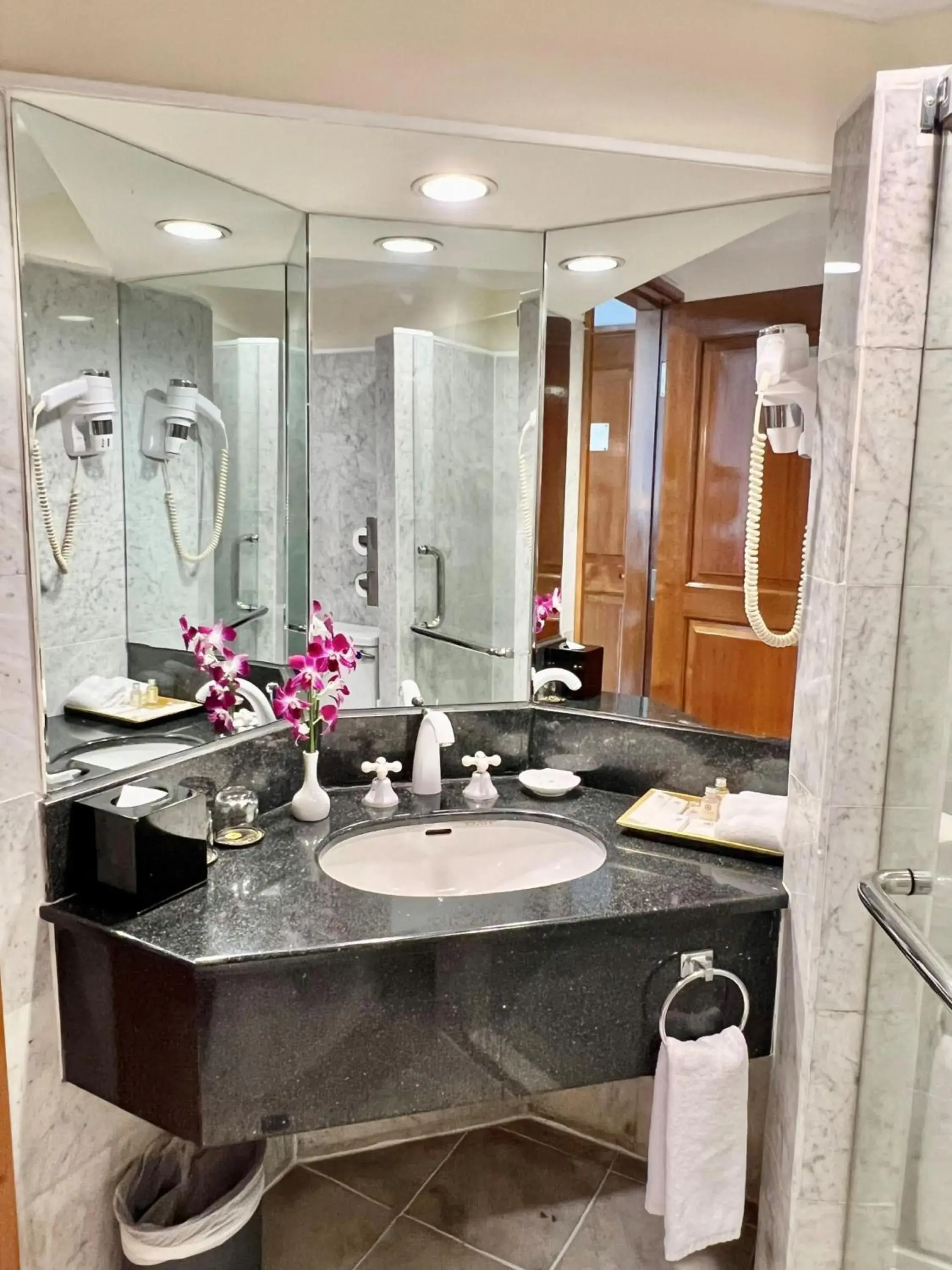 Bathroom in Ramana Saigon Hotel