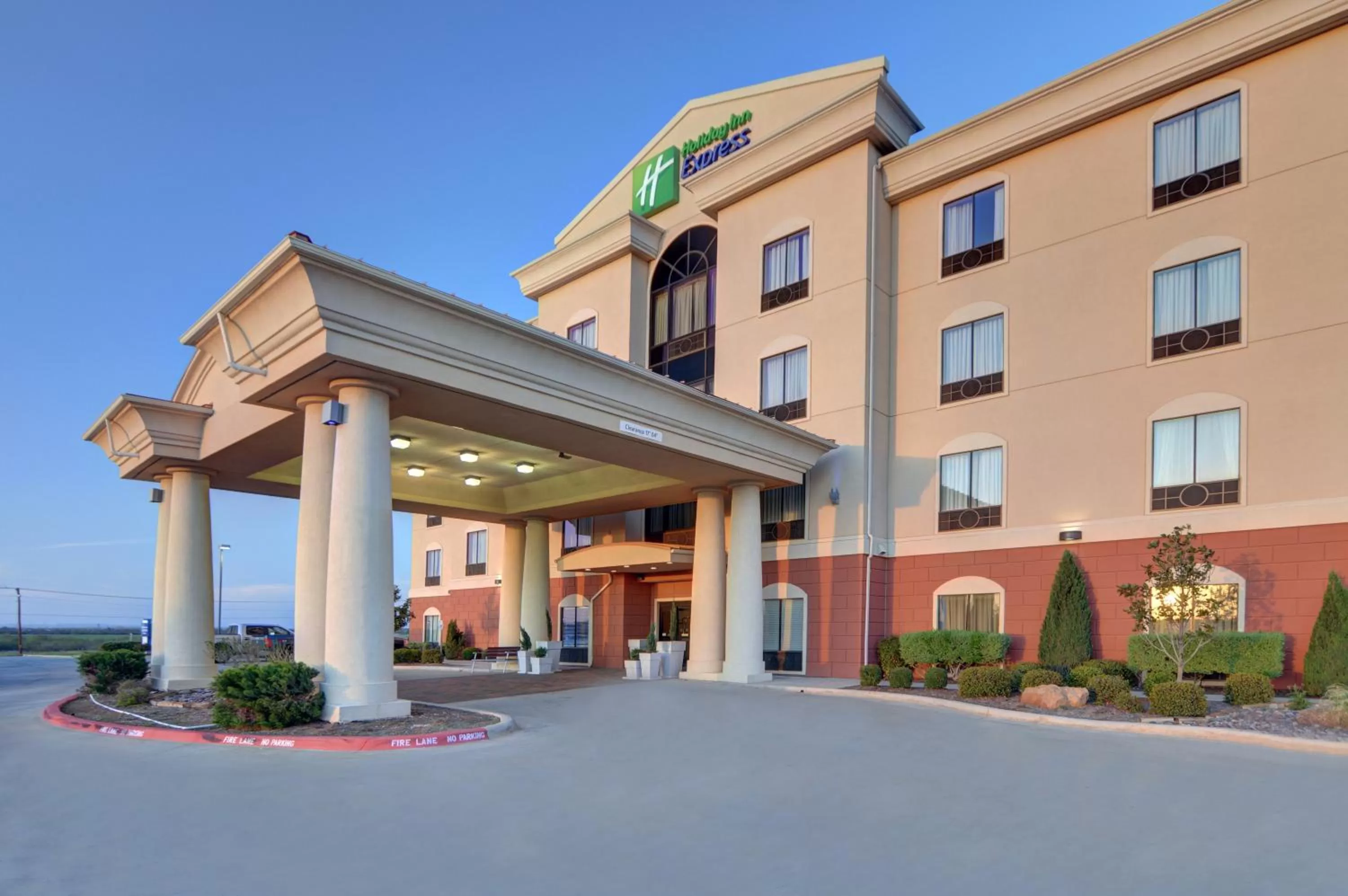 Property building in Holiday Inn Express Hotel and Suites Altus by IHG