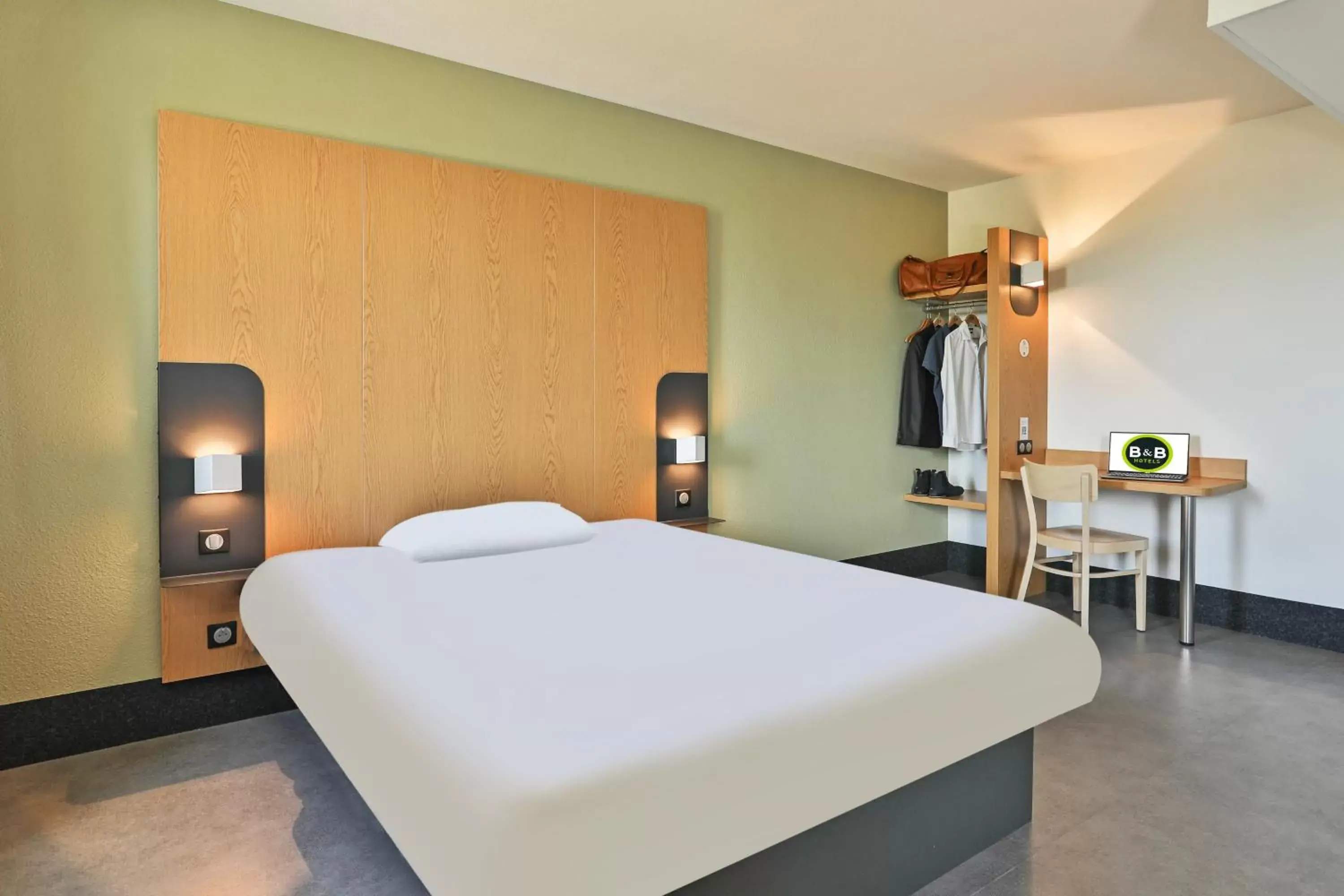 Bedroom, Bed in B&B HOTEL La Roche-sur-Yon