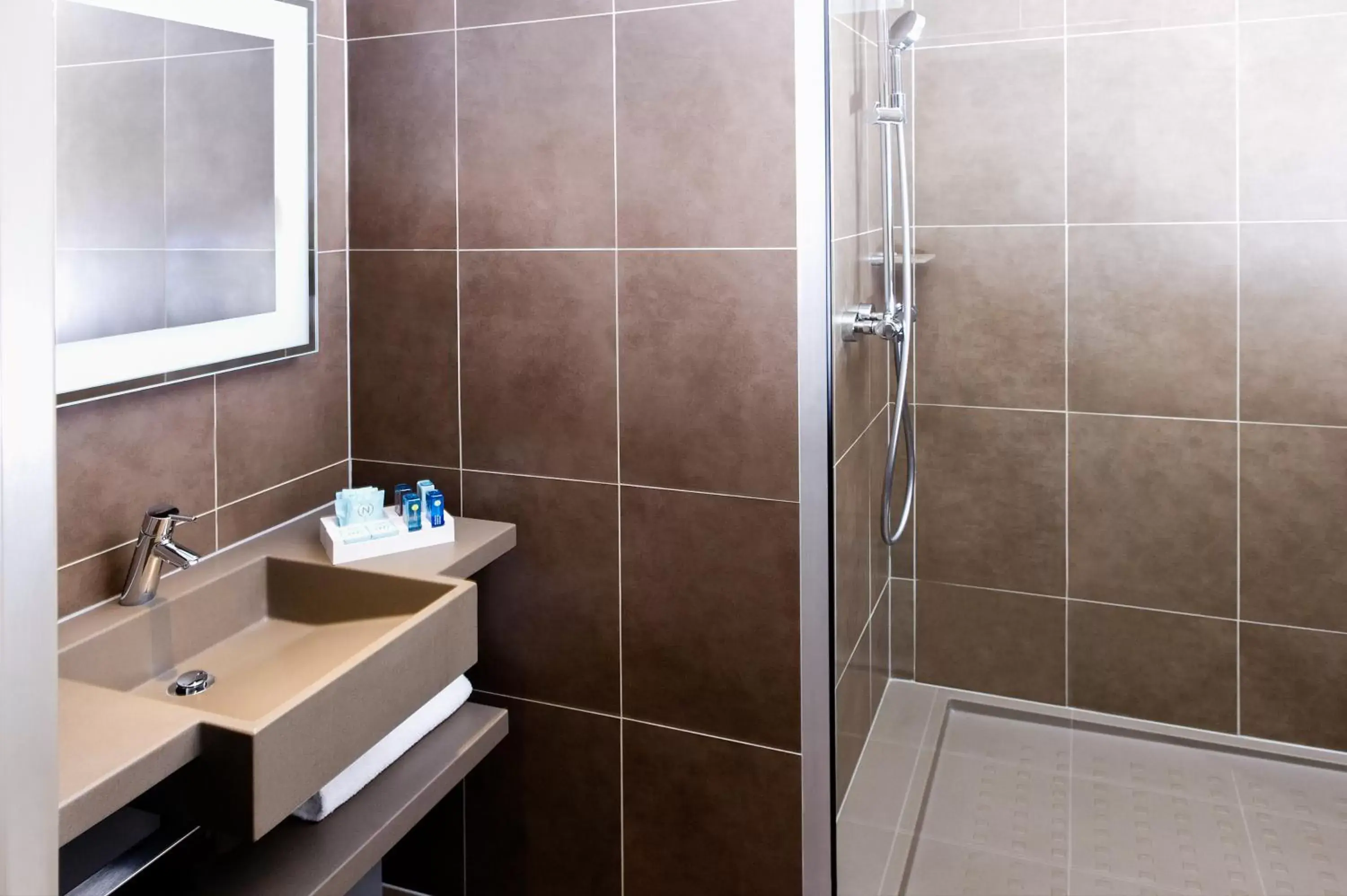 Shower, Bathroom in Novotel Roissy Saint Witz