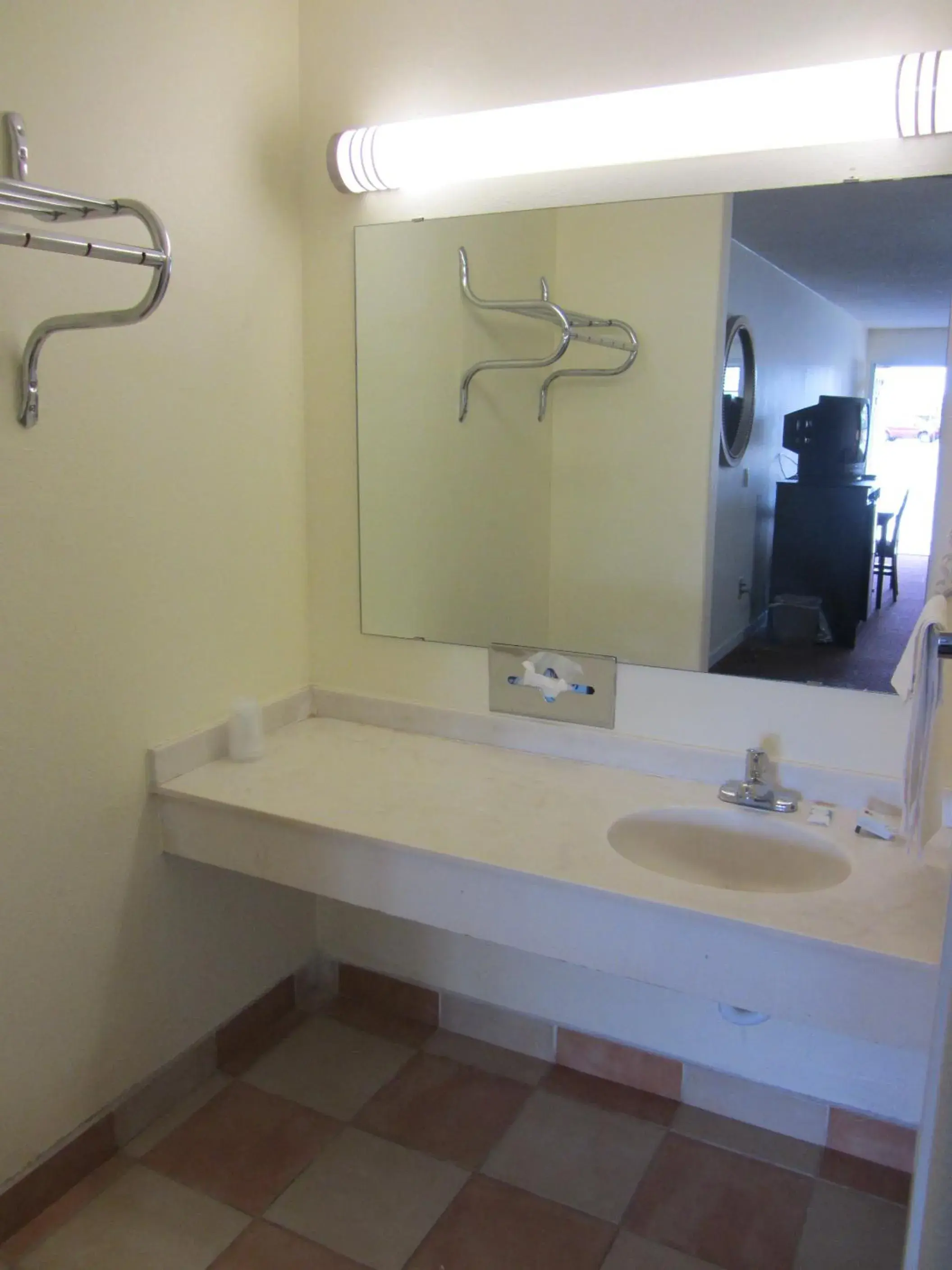 Bathroom in Royal Inn Abilene