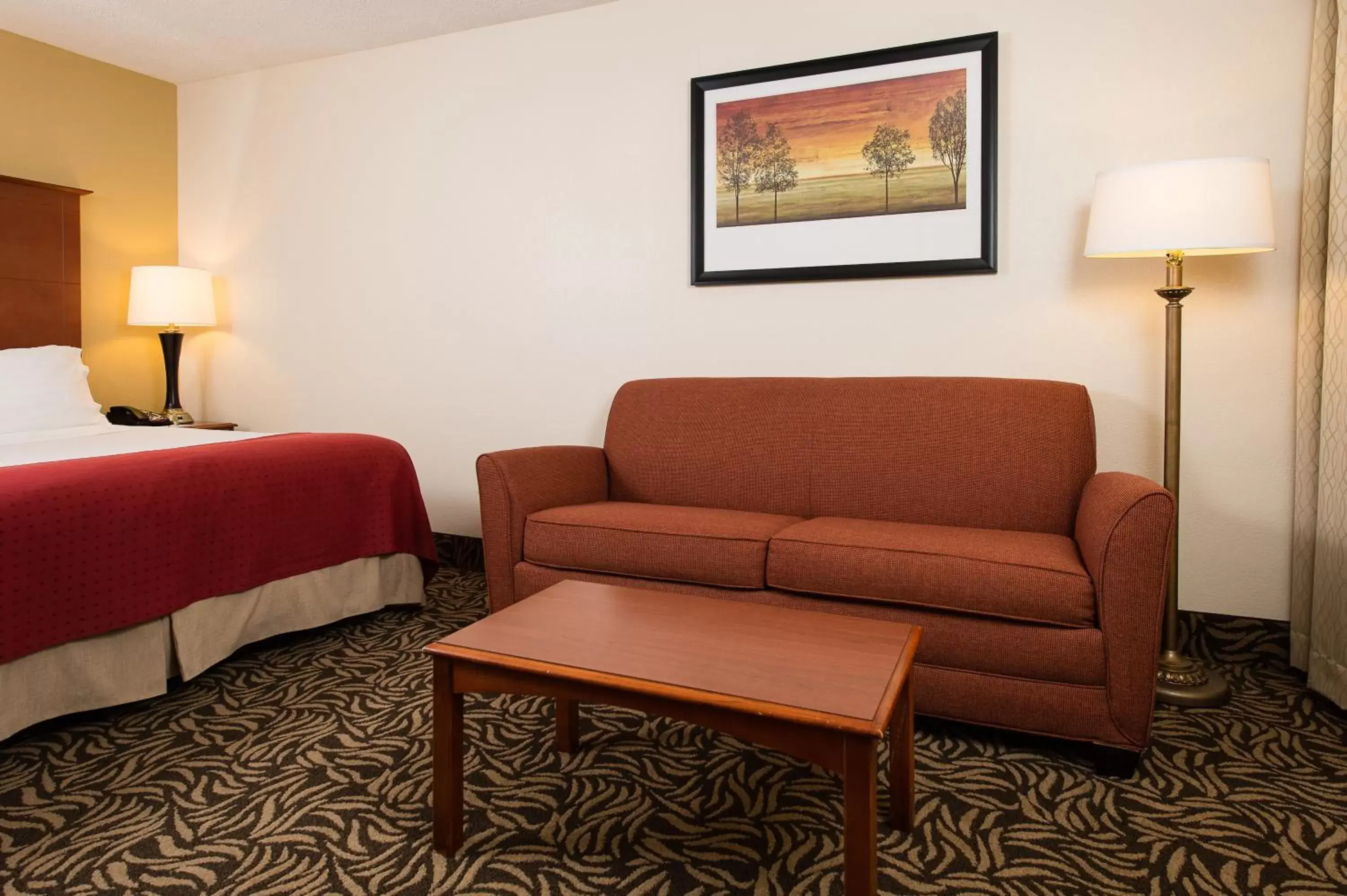 Photo of the whole room, Seating Area in Holiday Inn Wilmington-Market Street, an IHG Hotel