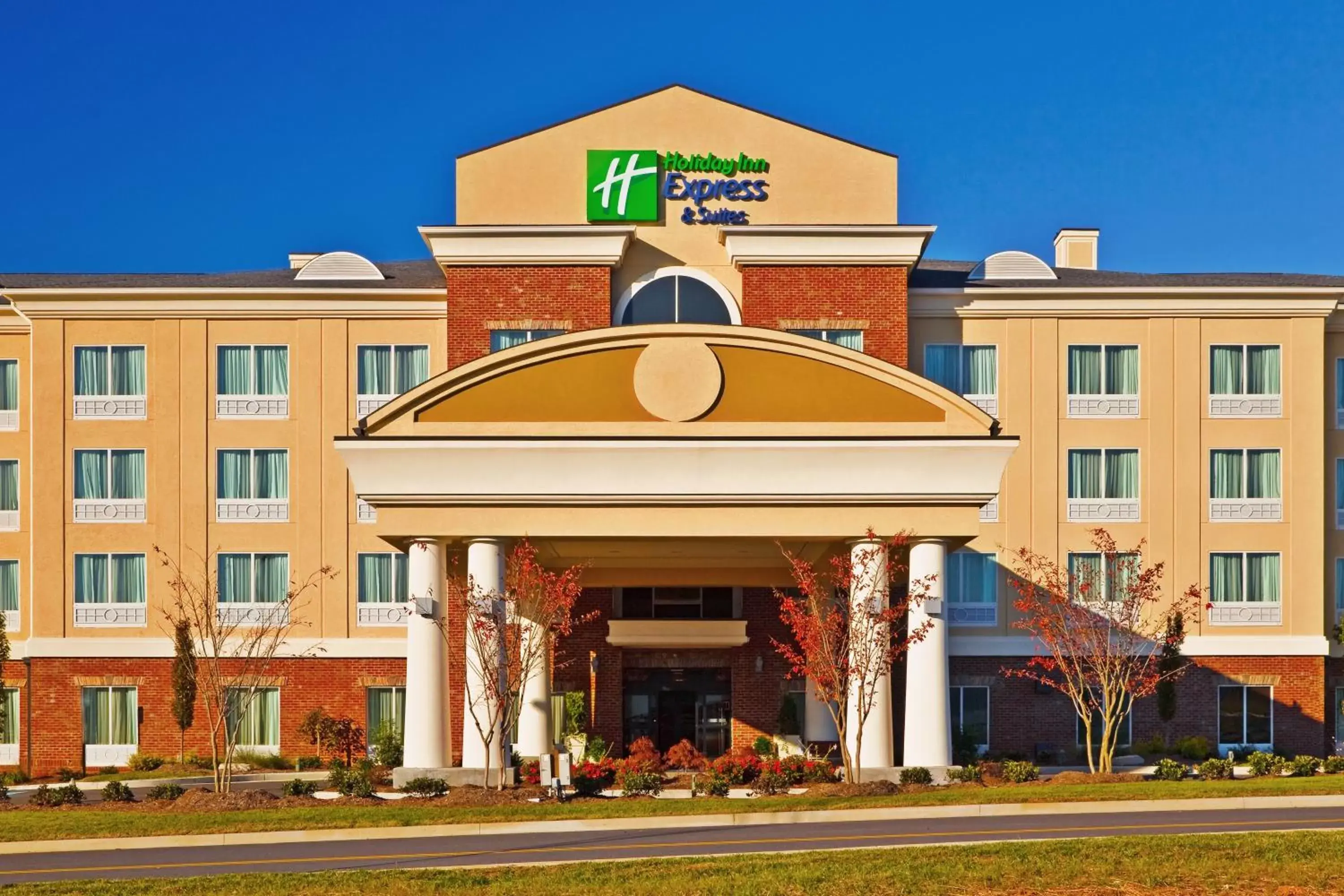 Property Building in Holiday Inn Express Hotel & Suites Ooltewah Springs - Chattanooga, an IHG Hotel
