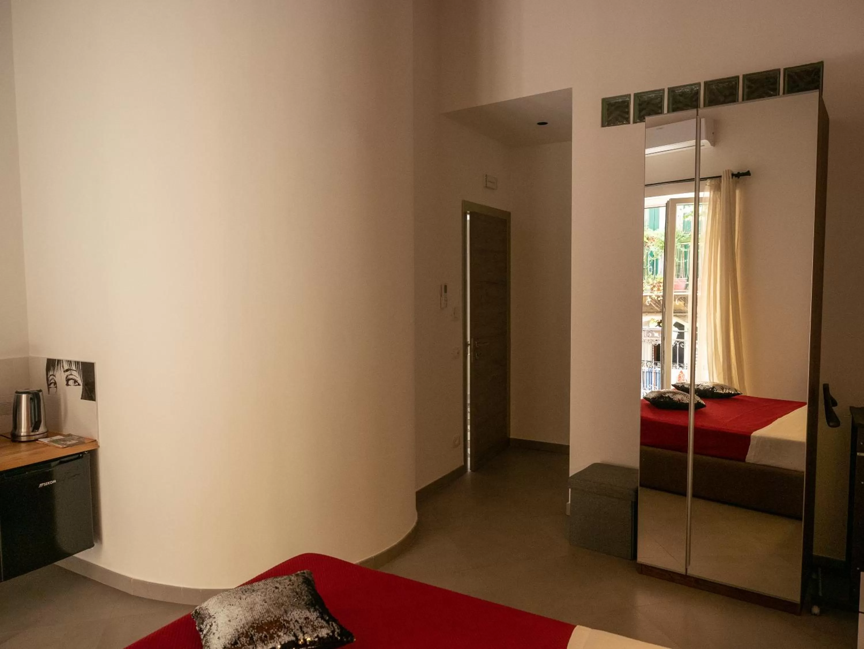 Photo of the whole room, Bed in San Francesco Rooms and Apartment with Terrace in Palermo Locazione Turistica