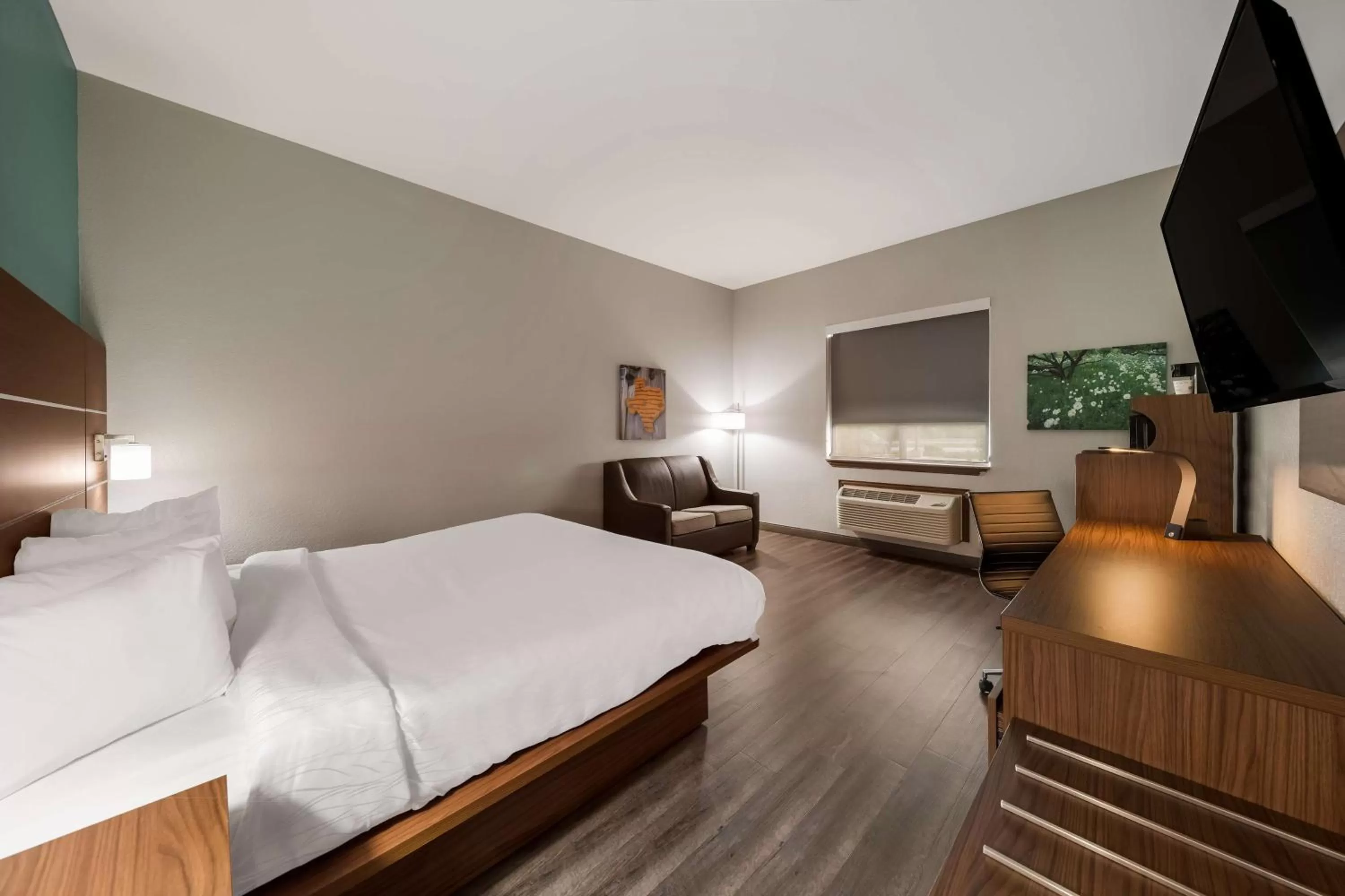 Bedroom, Bed in Best Western Bowie Inn & Suites