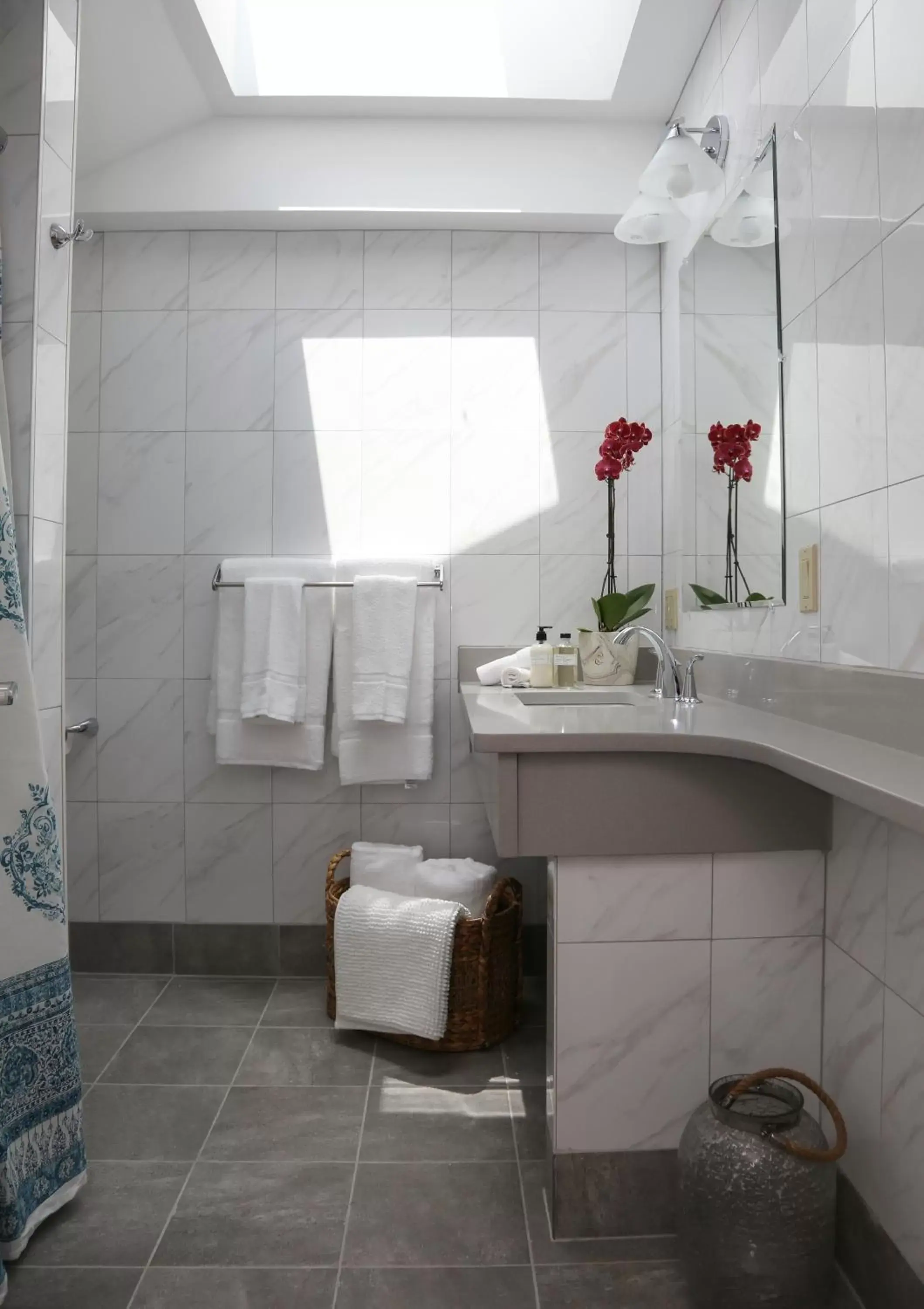 Bathroom in The Sea Breeze Inn