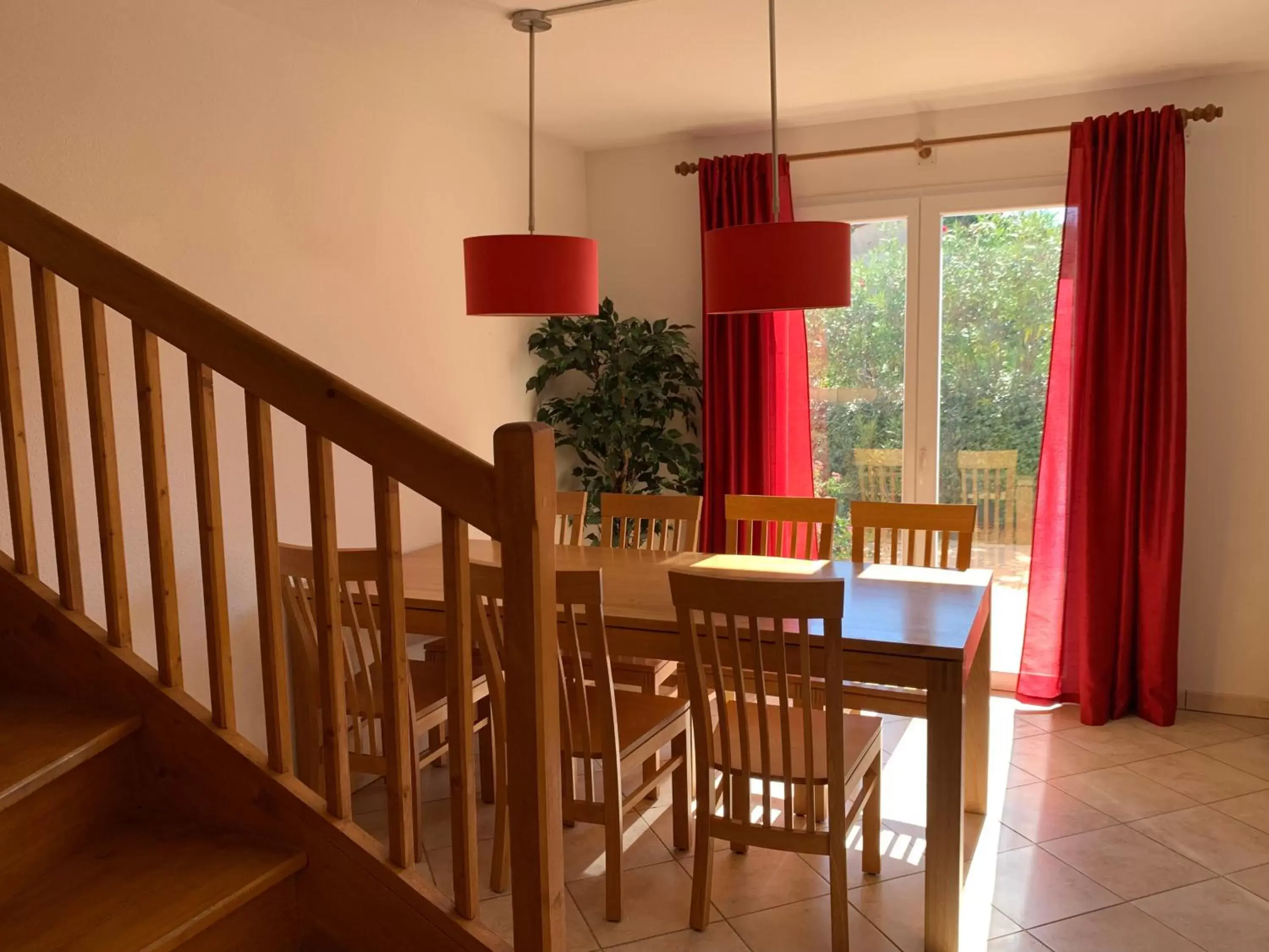 Dining Area in Résidence La Pinède