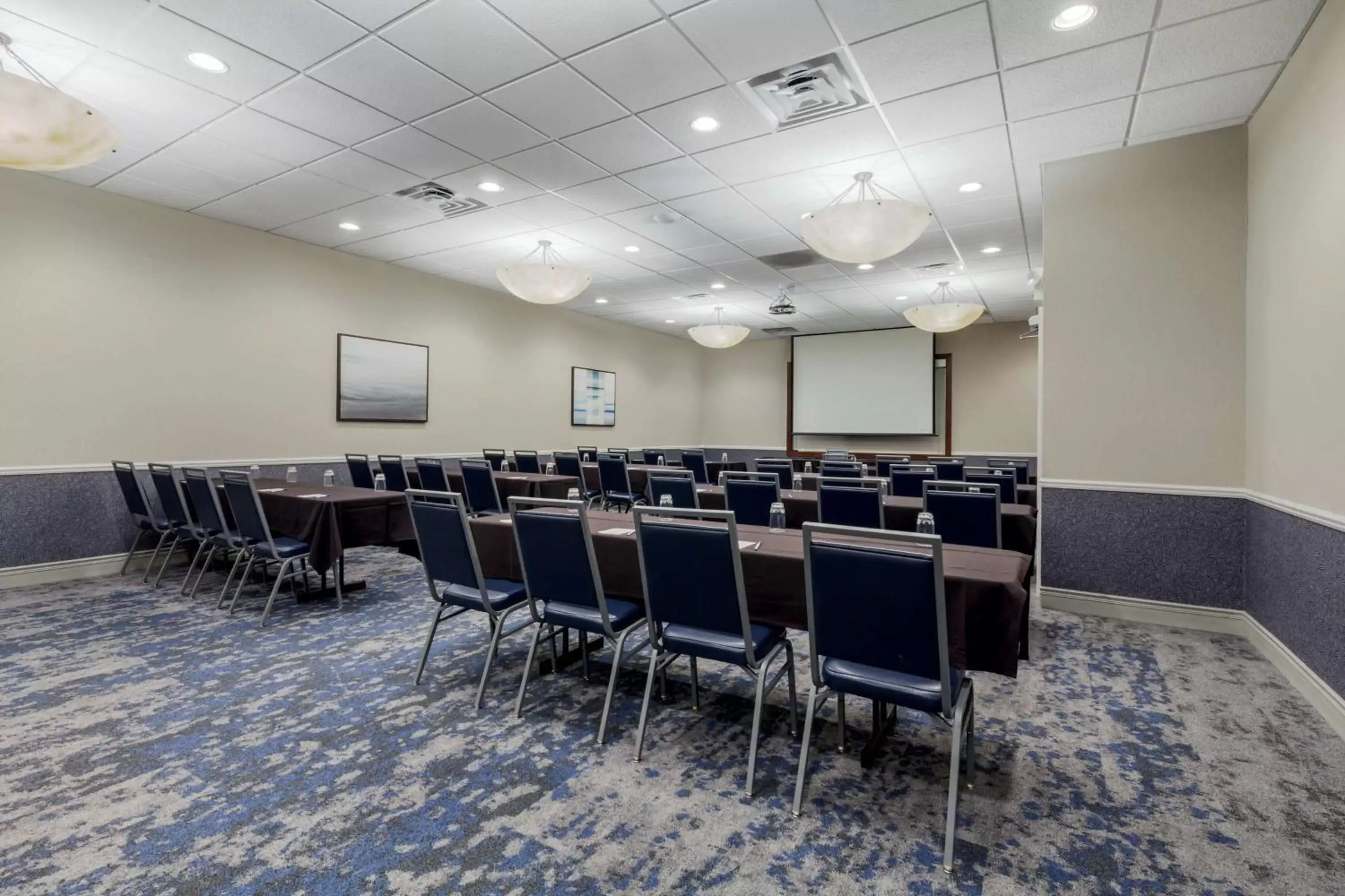 Meeting/conference room in Best Western Plus Dubuque Hotel and Conference Center