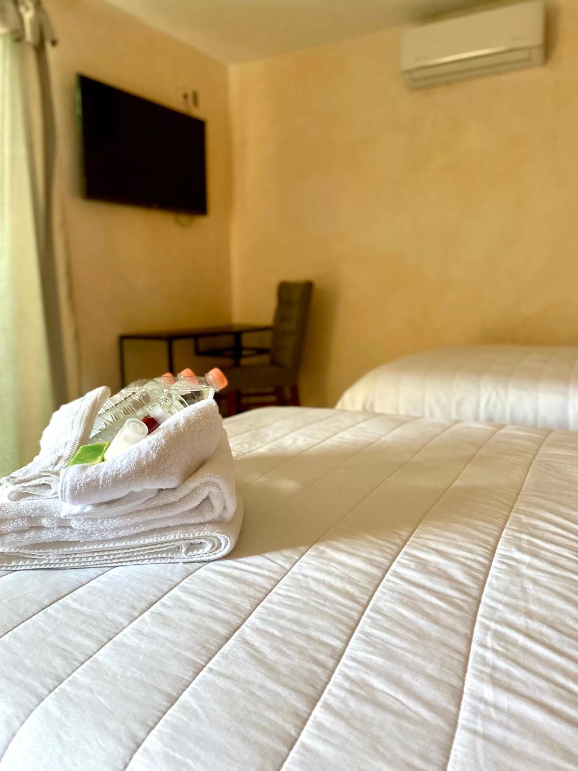 Bed in Hotel Camino Surreal Xilitla