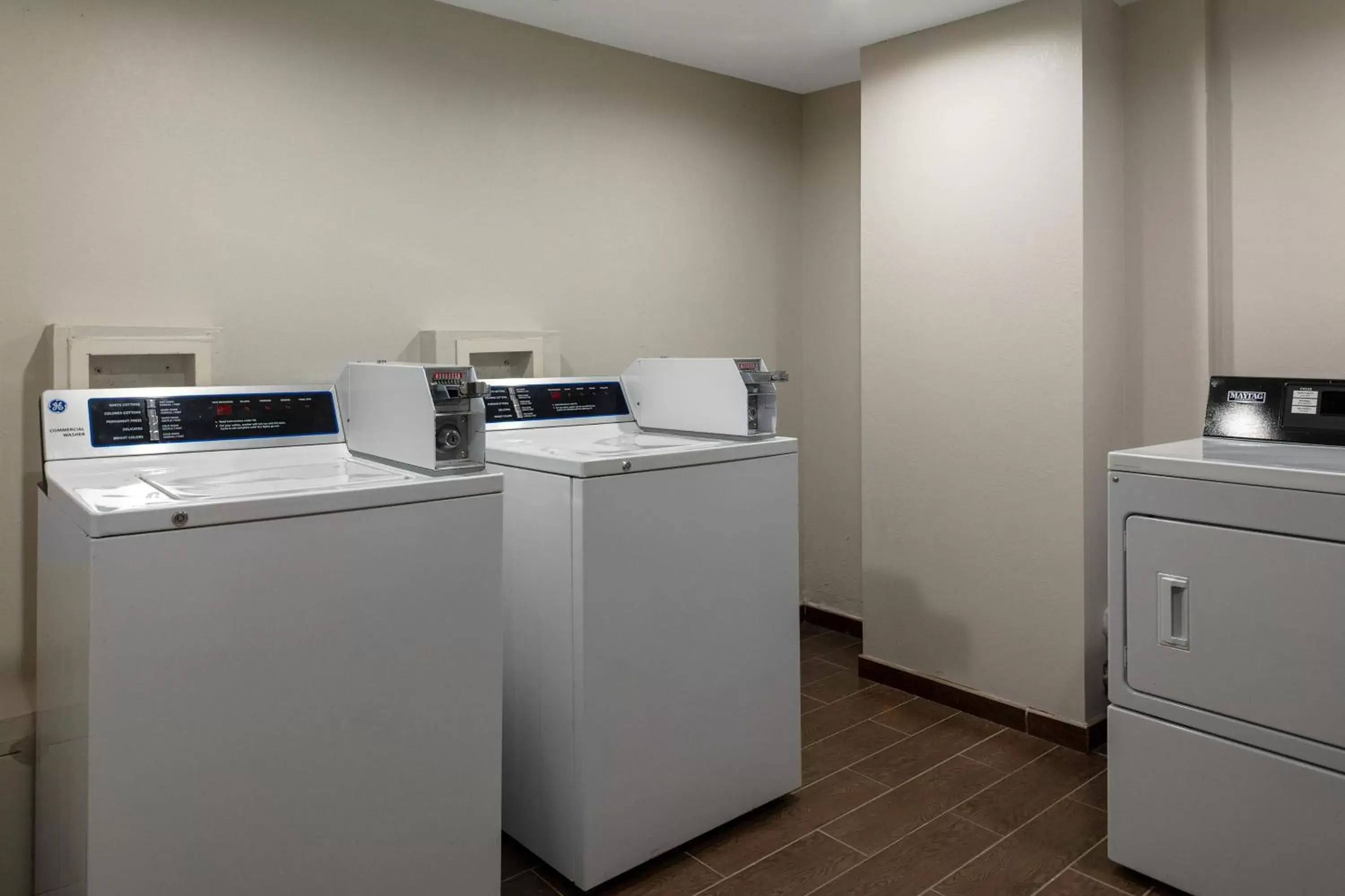laundry, Kitchen/Kitchenette in Holiday Inn Express - Rocky Mount - Sports Center, an IHG Hotel