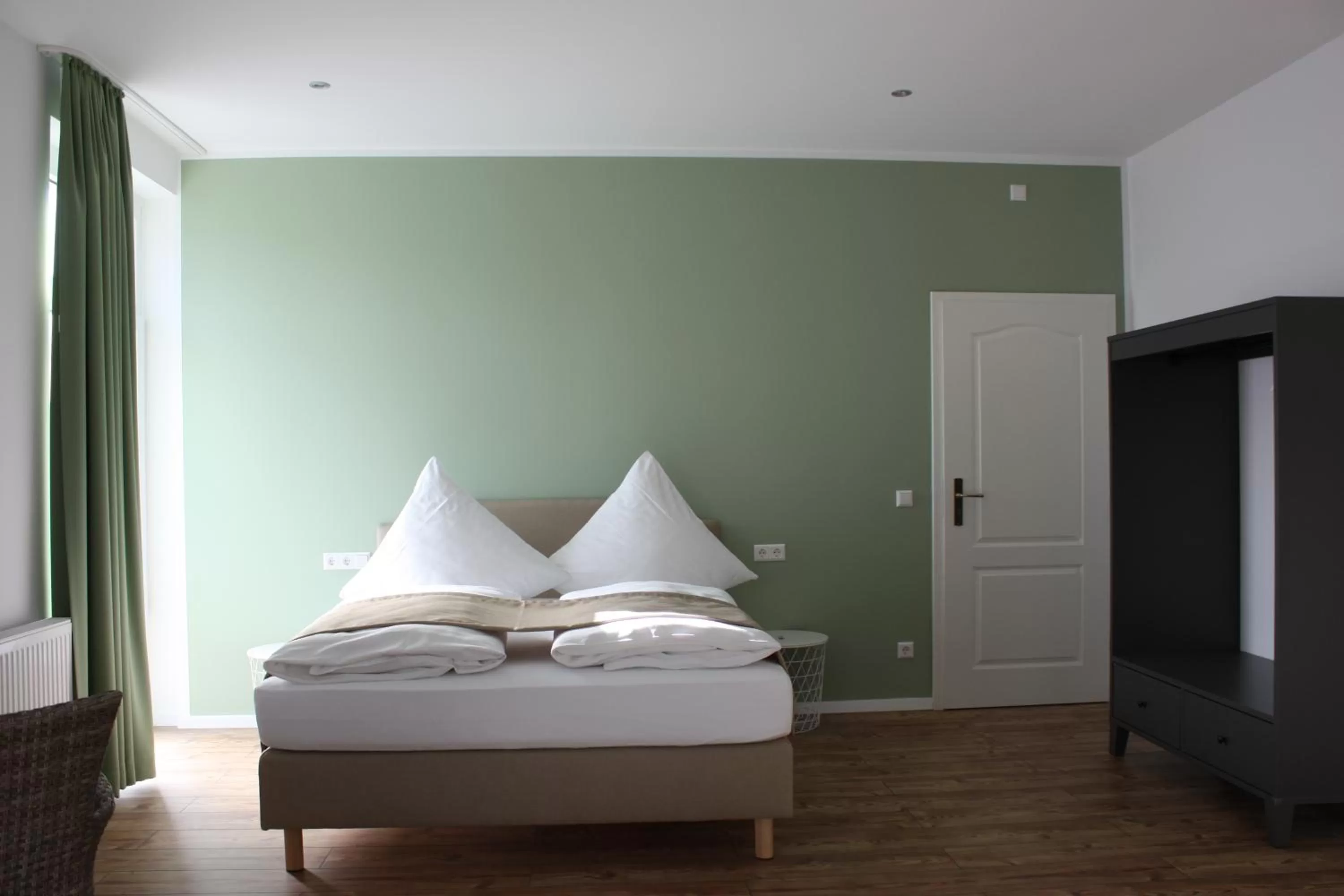 Bed in Hotel Grüner Baum