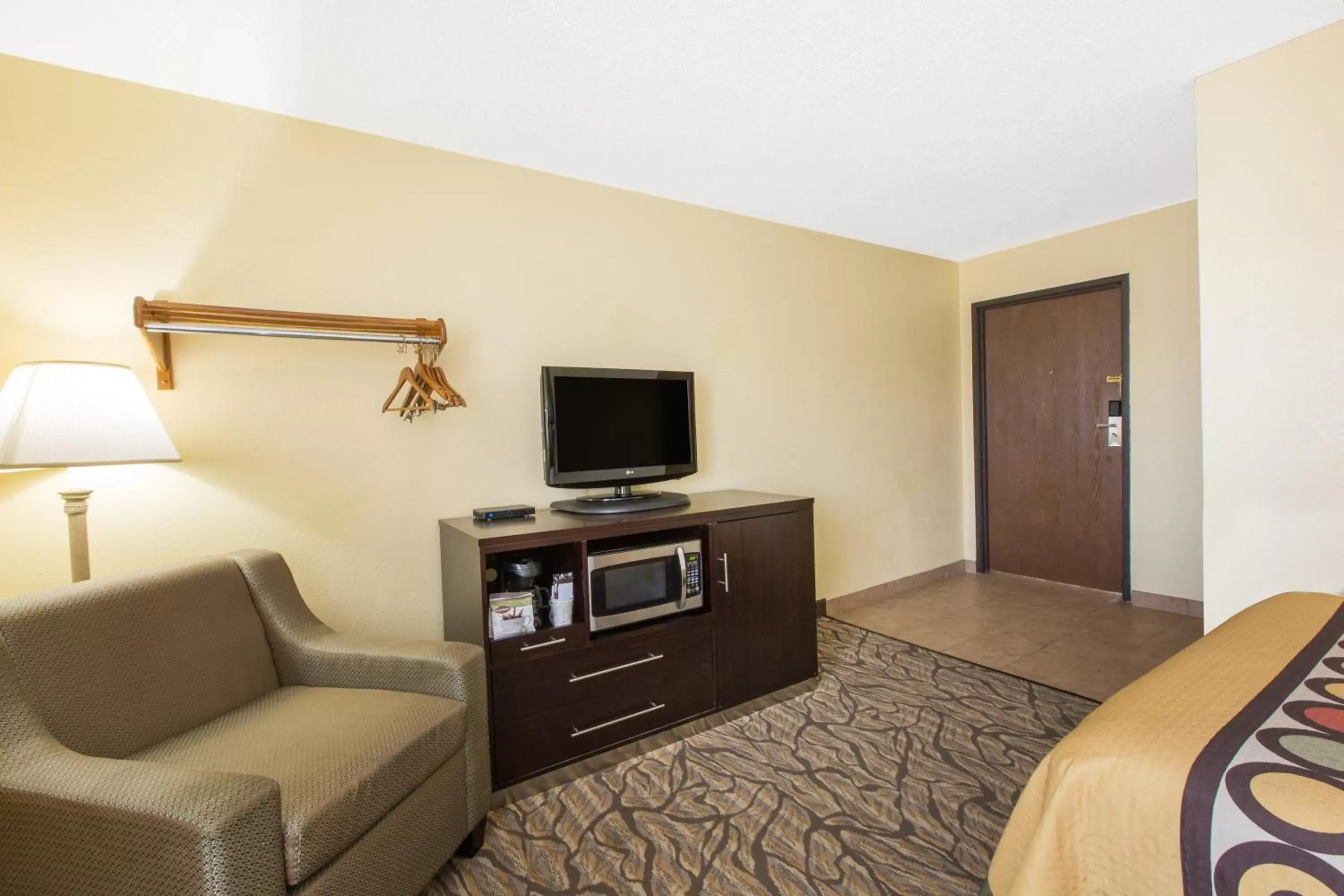 TV/Entertainment Center in Super 8 by Wyndham Nampa
