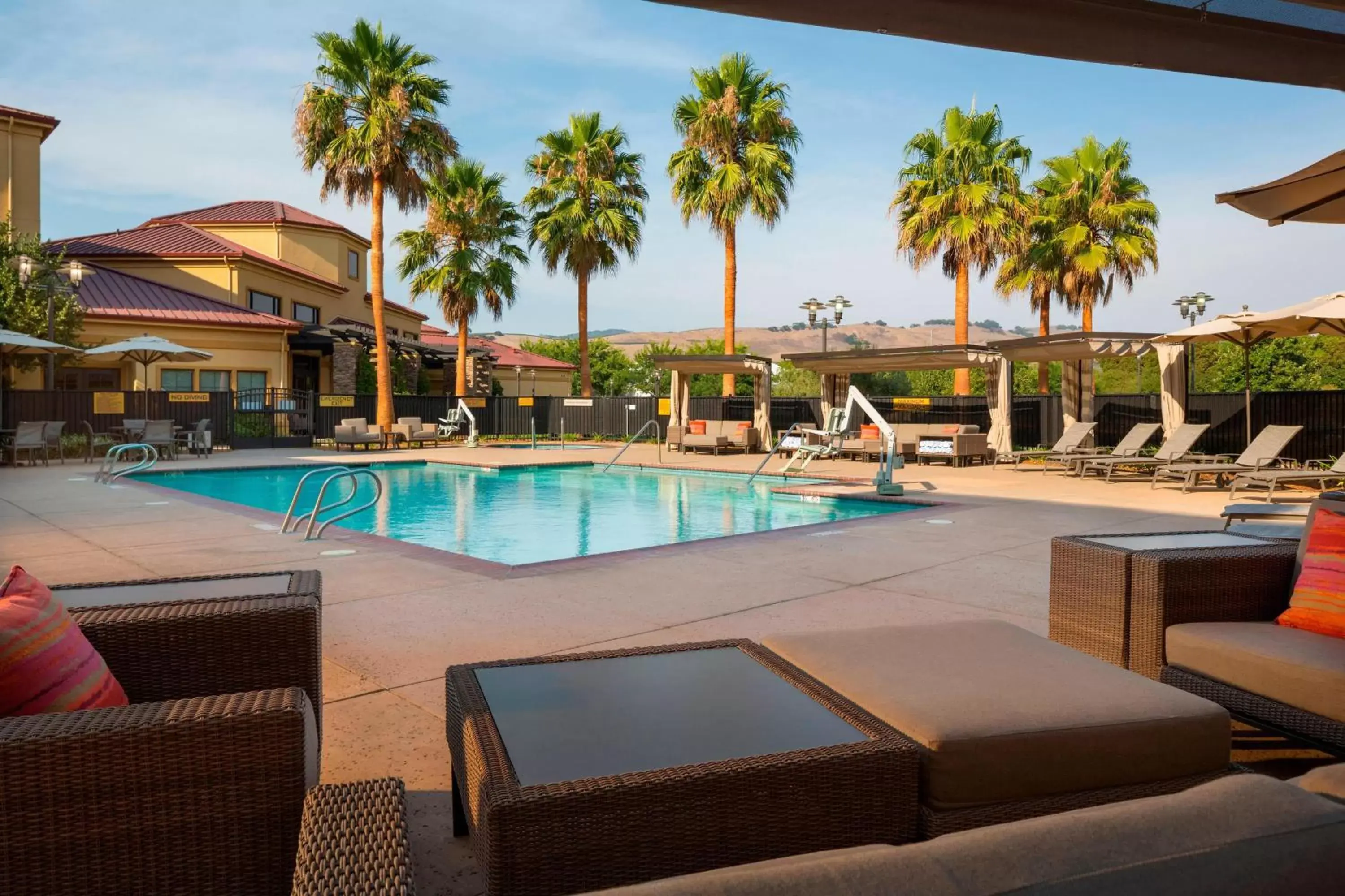 Swimming Pool in SpringHill Suites Napa Valley