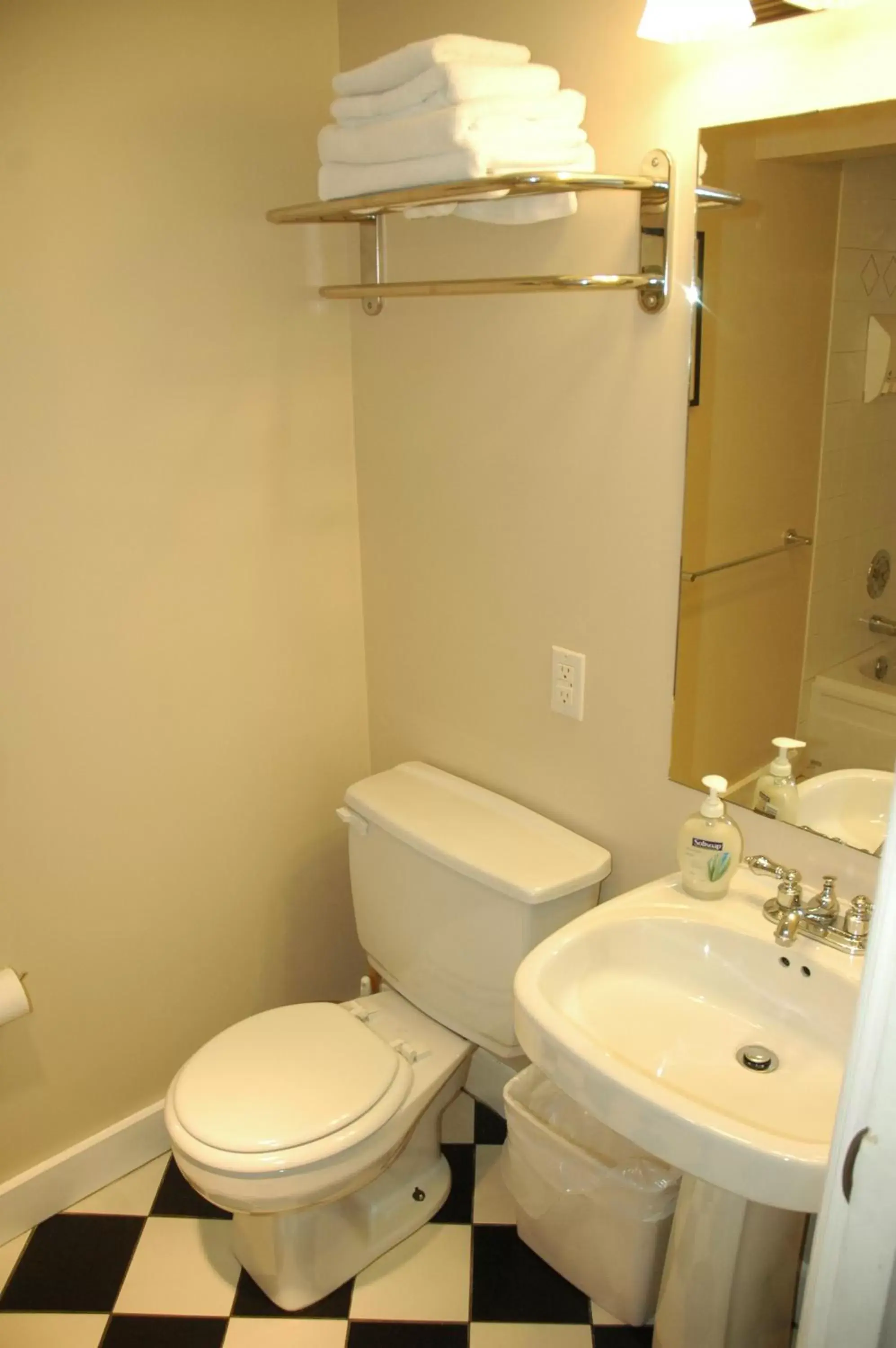 Bathroom in Douglas Guest House