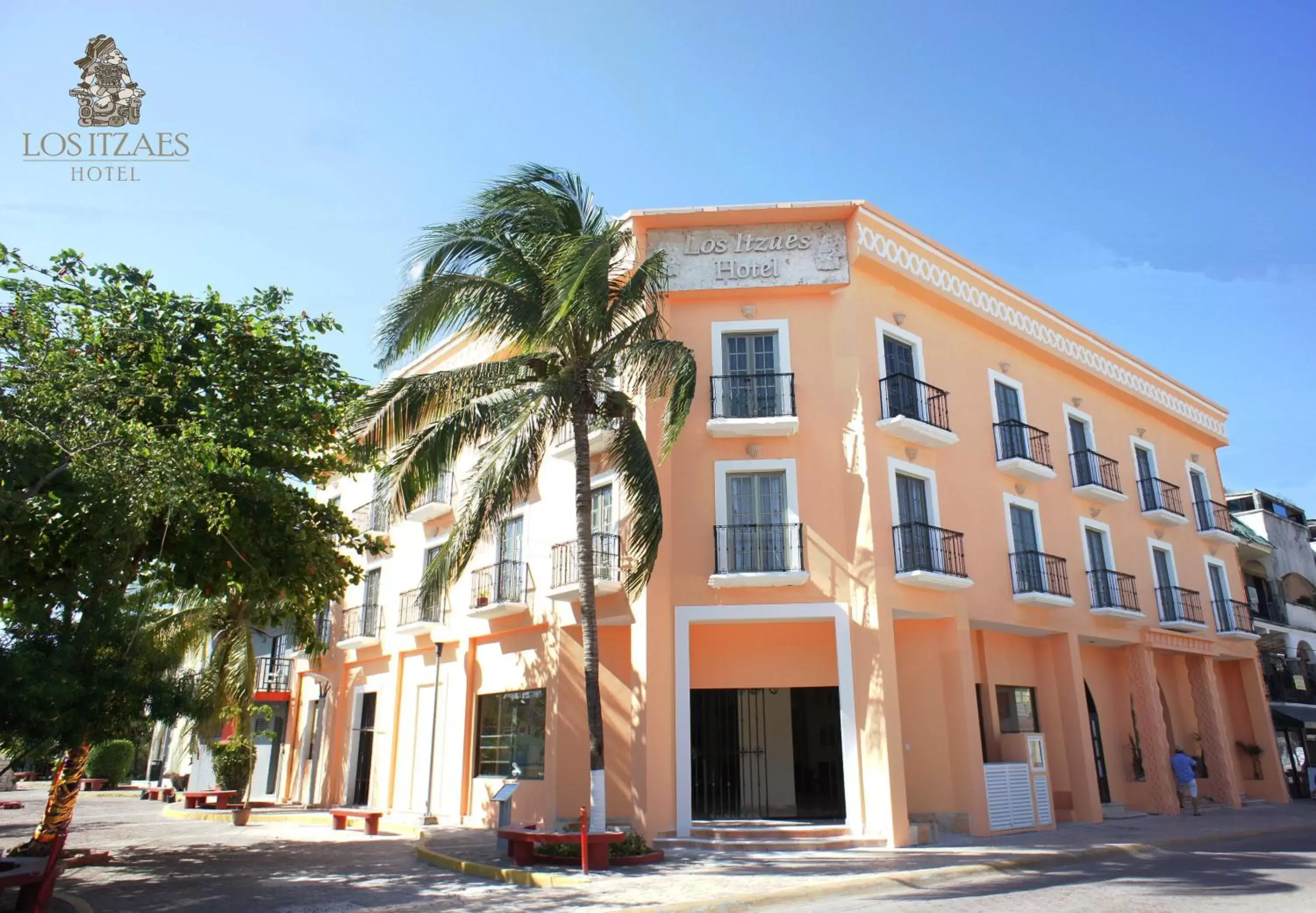 Facade/entrance, Property Building in Hotel Los Itzaes by 5th av