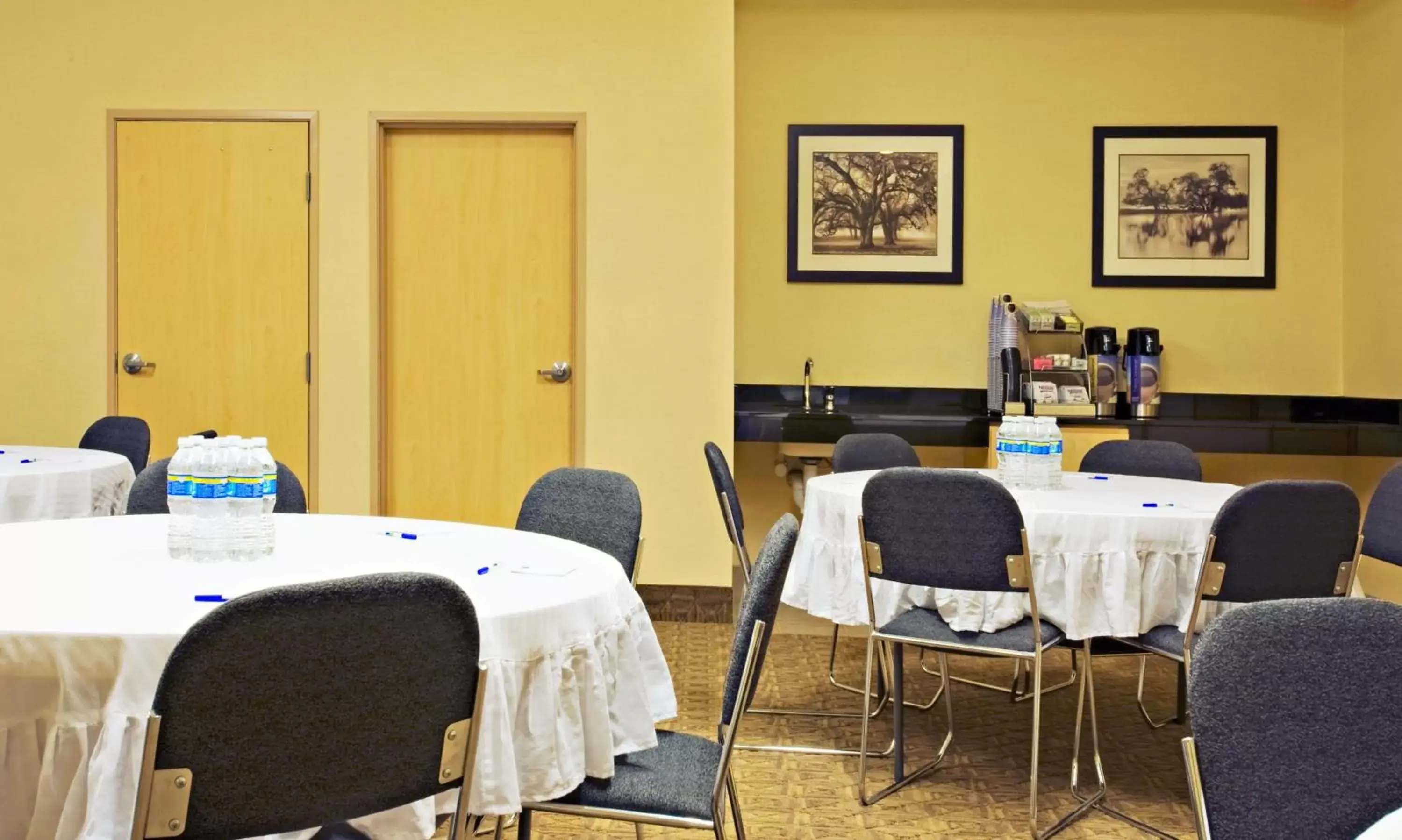 Meeting/conference room, Business Area/Conference Room in Holiday Inn Express Hotel and Suites Borger, an IHG Hotel