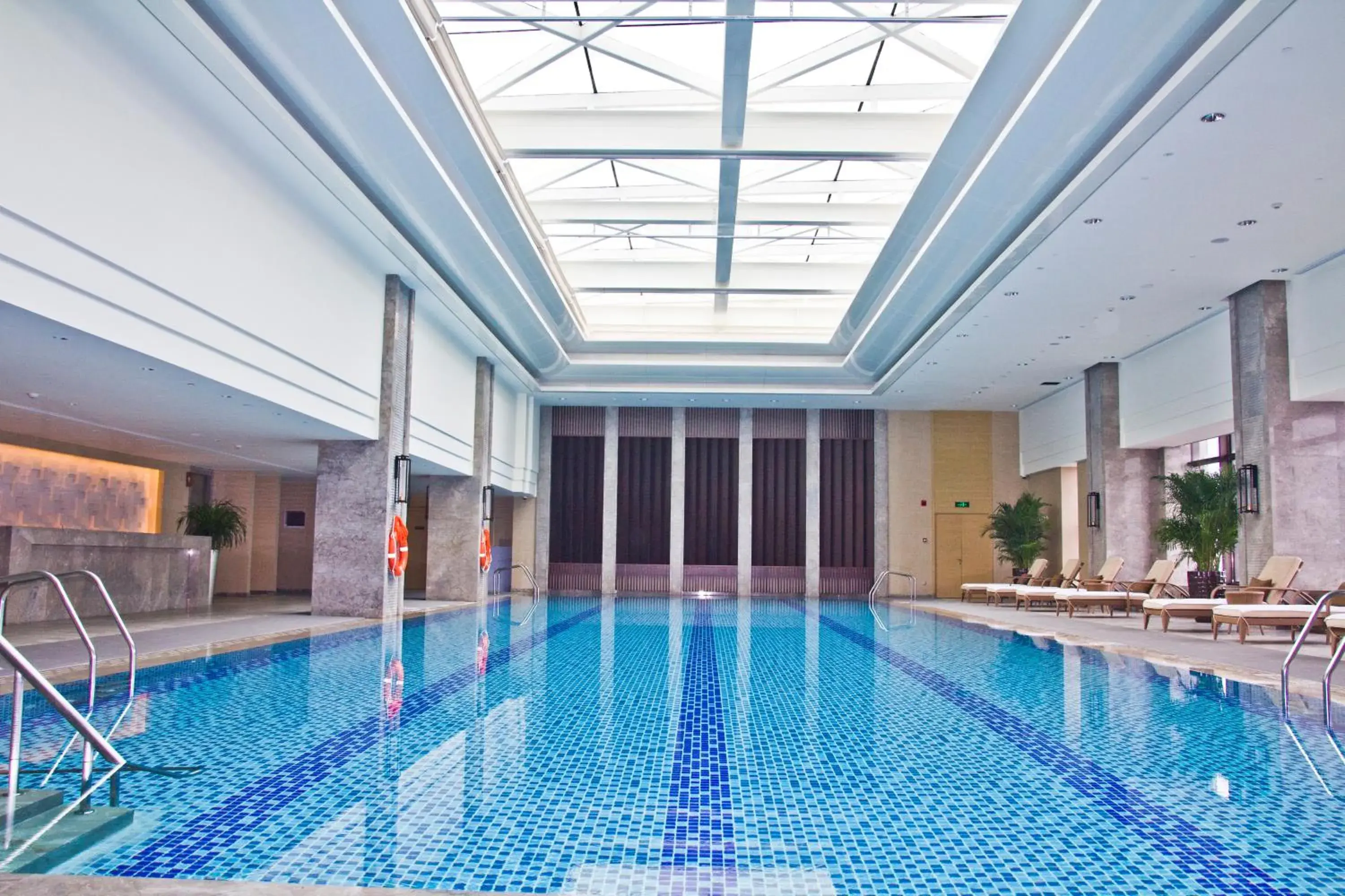 Day, Swimming Pool in Intercontinental Changzhou