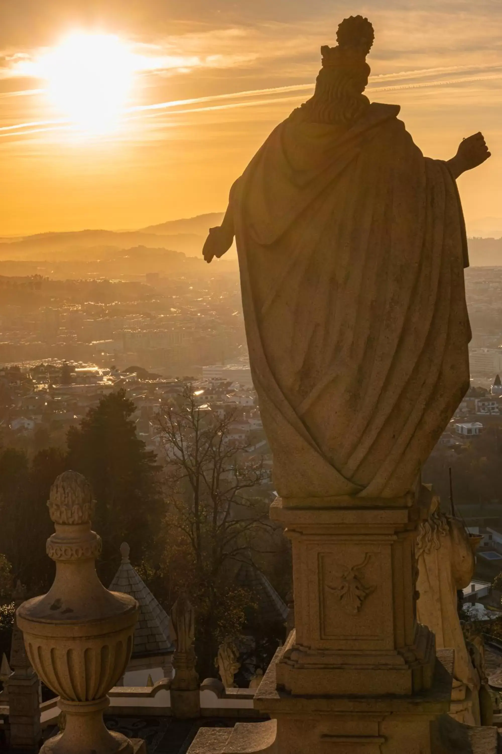 Nearby landmark, Sunrise/Sunset in Hotel Moon & Sun Braga