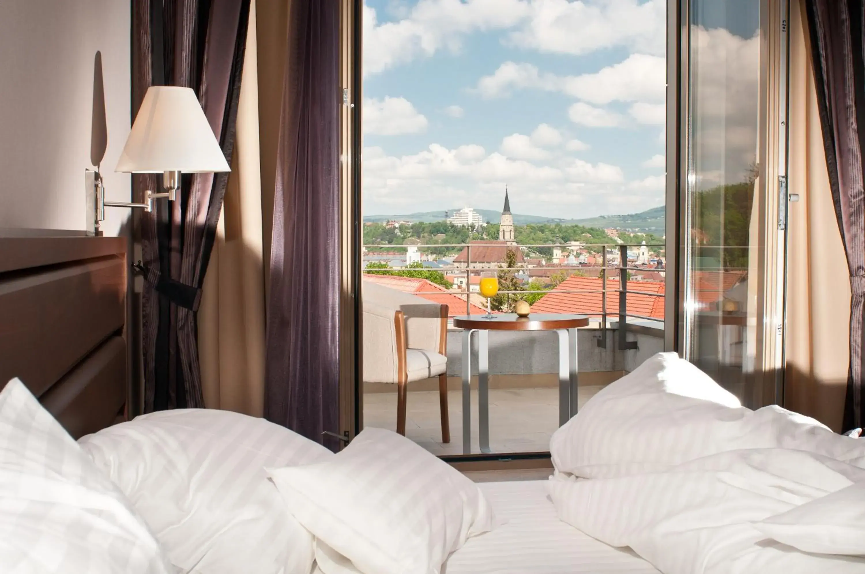 Bed in Ramada Hotel Cluj