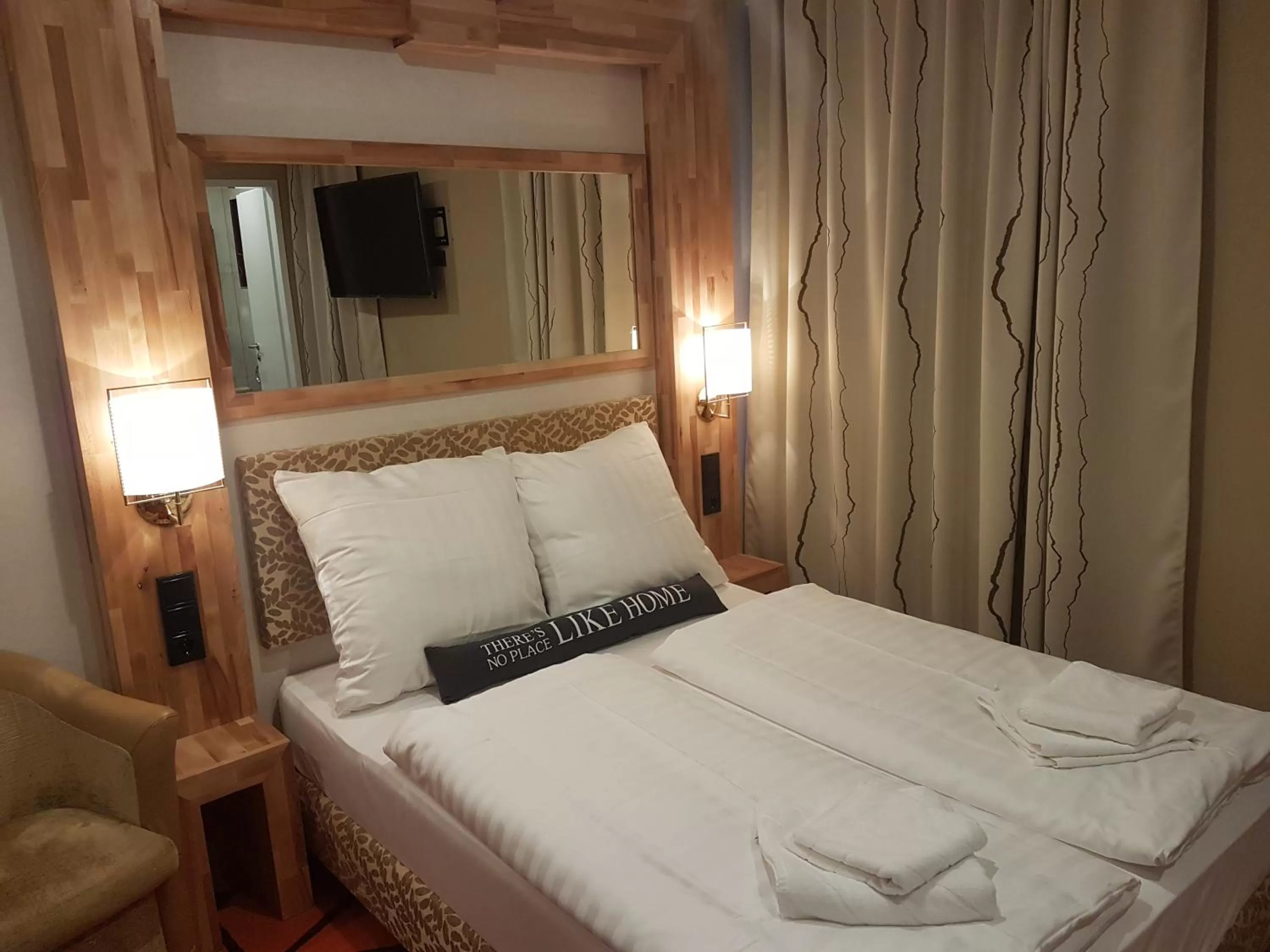 Bed in Elbgalerie Hotel