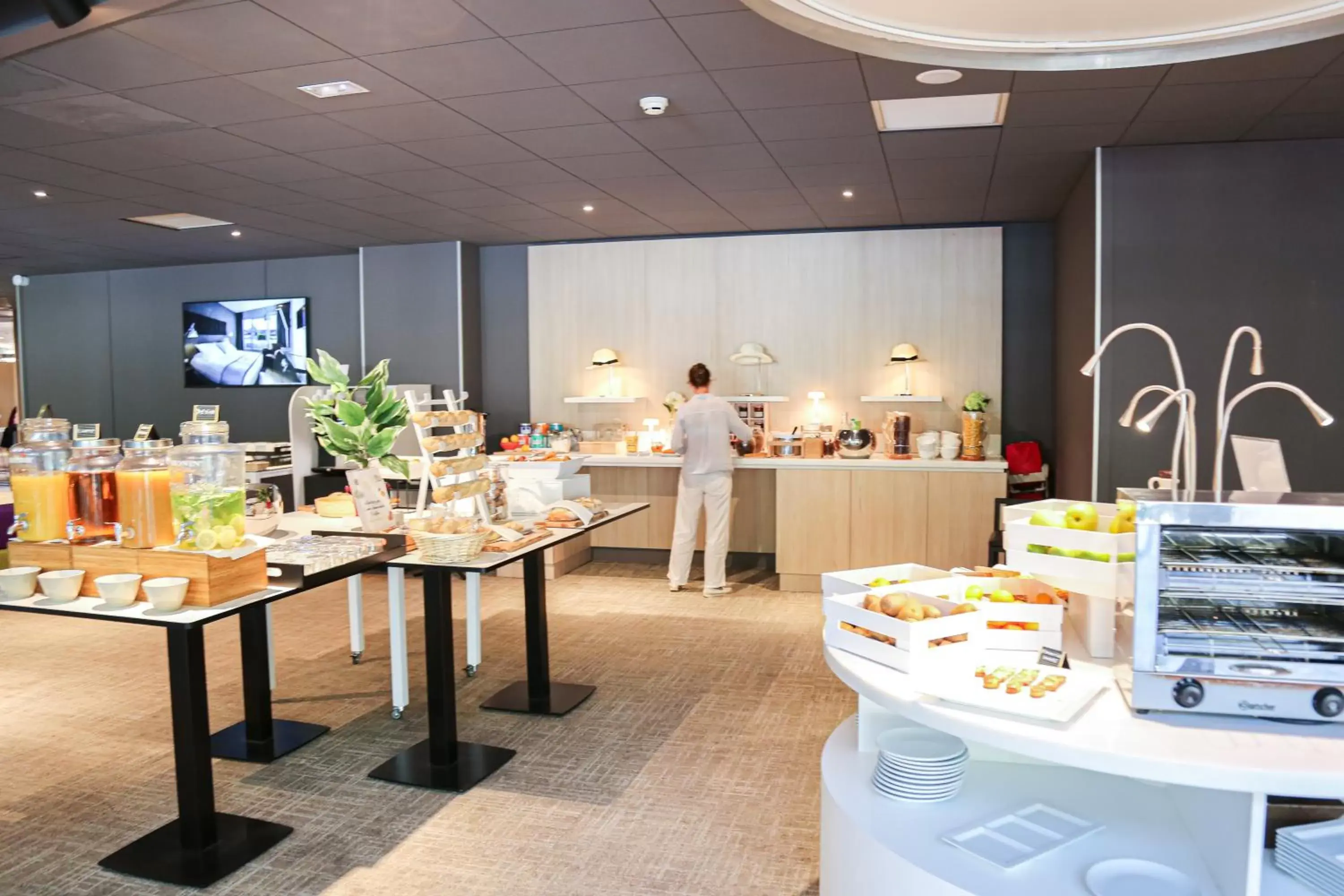 Breakfast, Restaurant/Places to Eat in Novotel Resort & Spa Biarritz Anglet